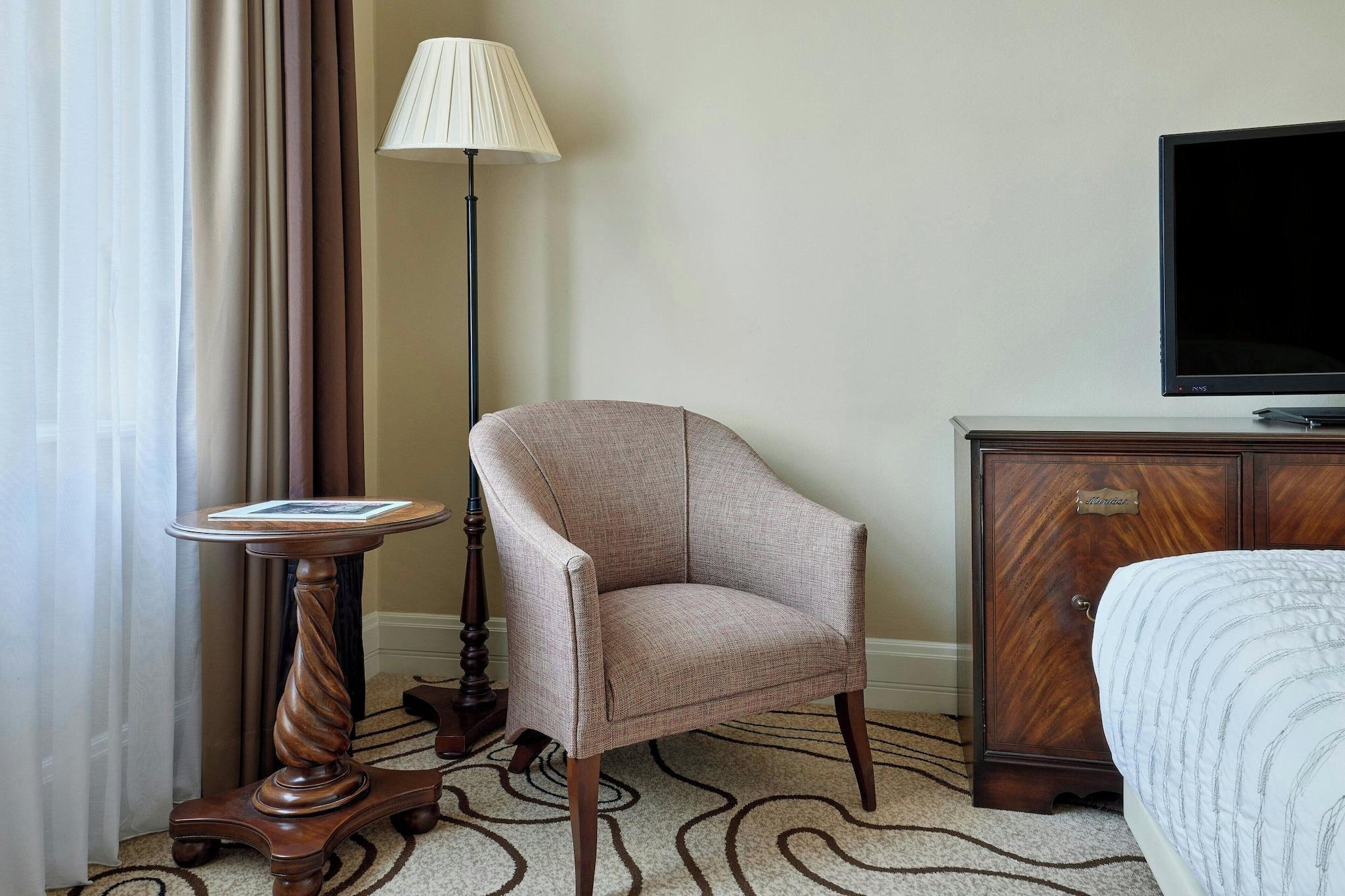 Junior Suite King Size Bed