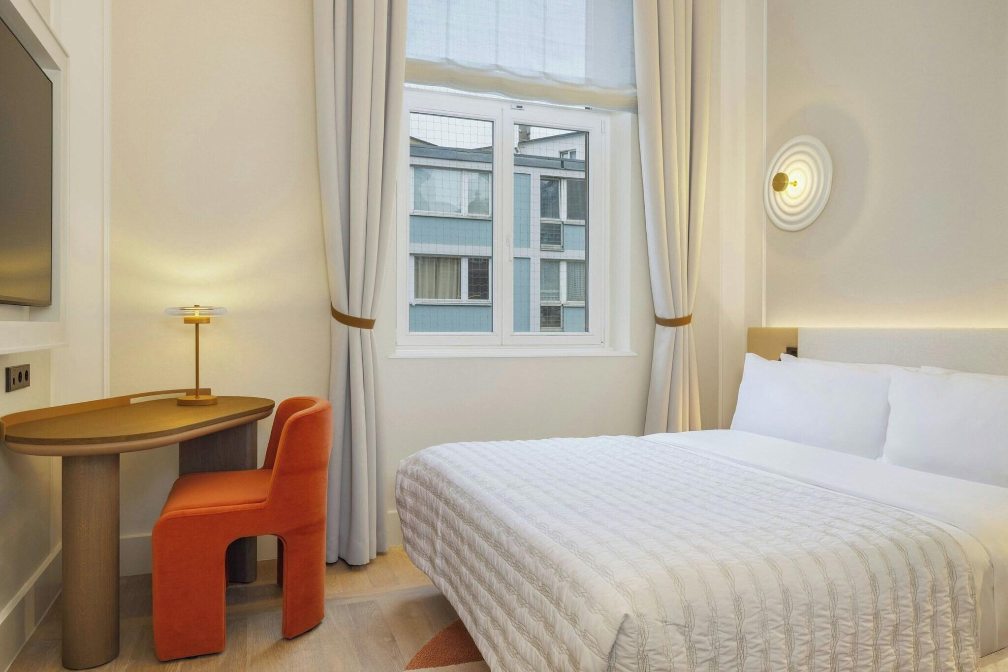 Double Queen Size Bed