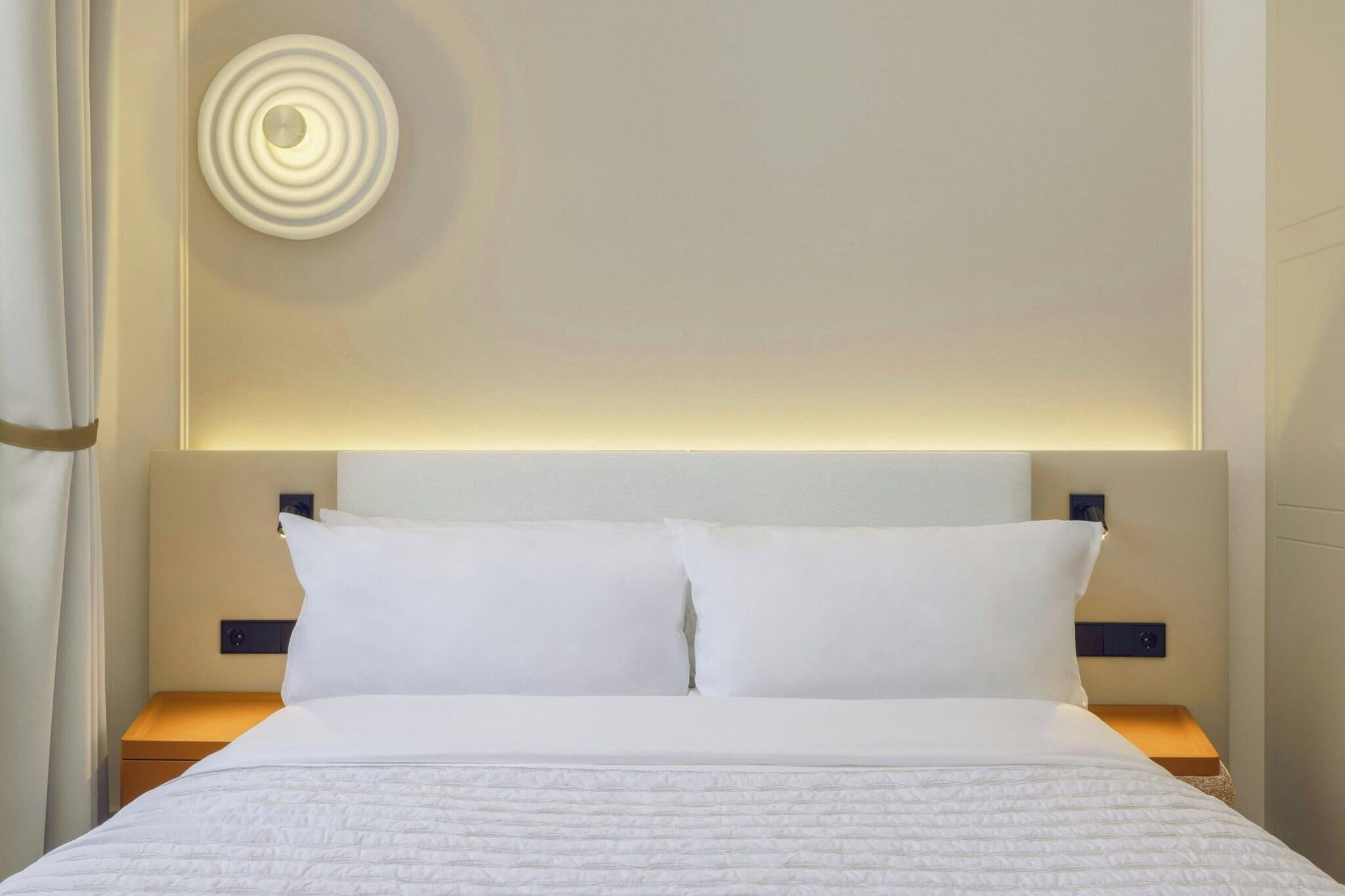 Double Queen Size Bed