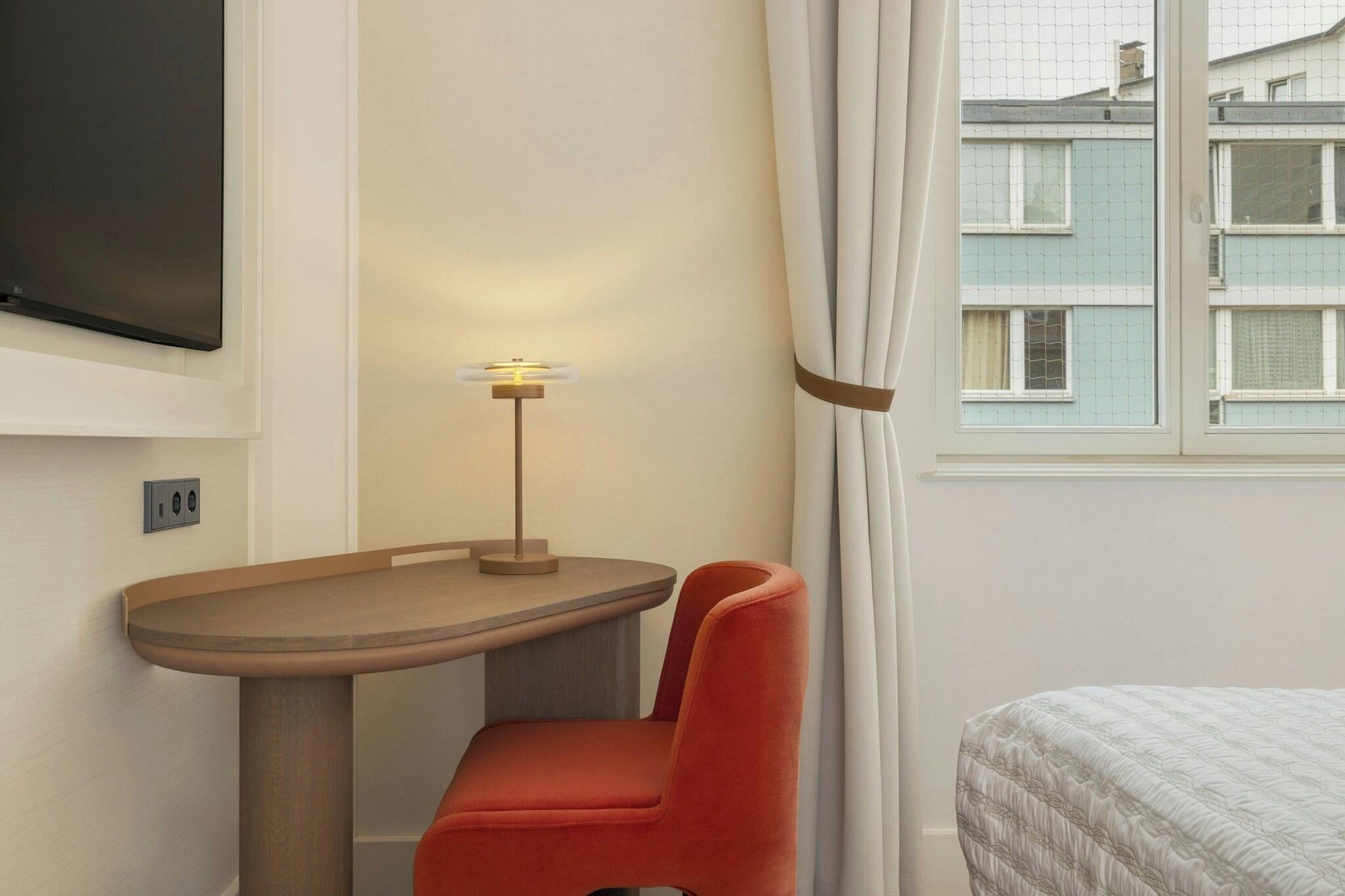 Double Queen Size Bed