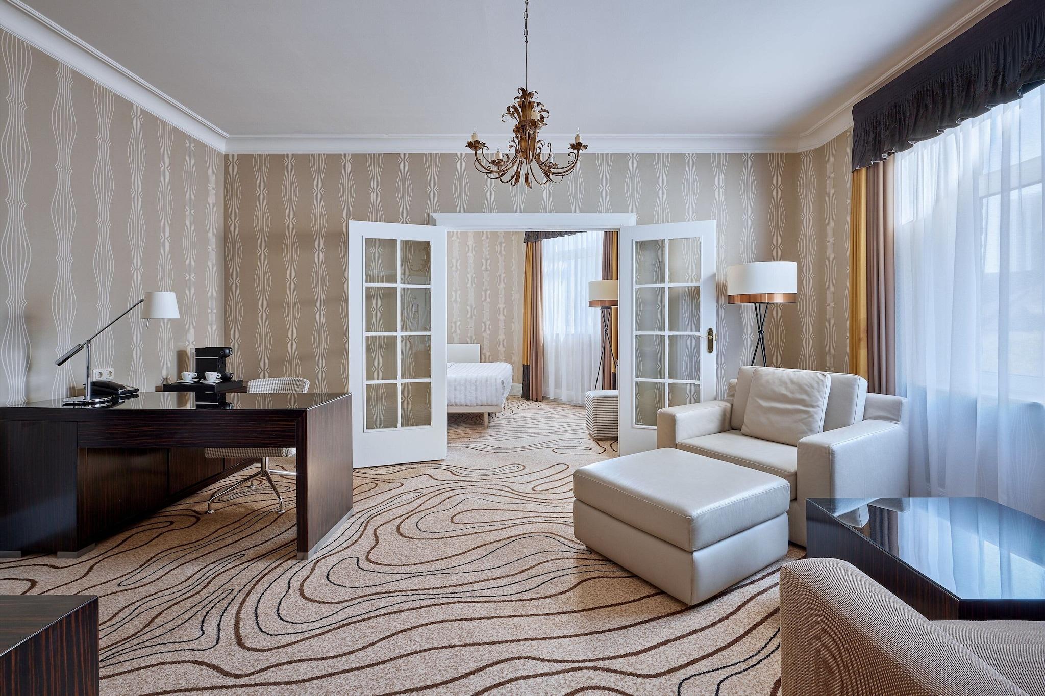 Junior Suite King Size Bed