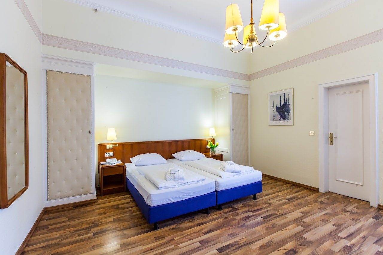 Double or Twin Standard