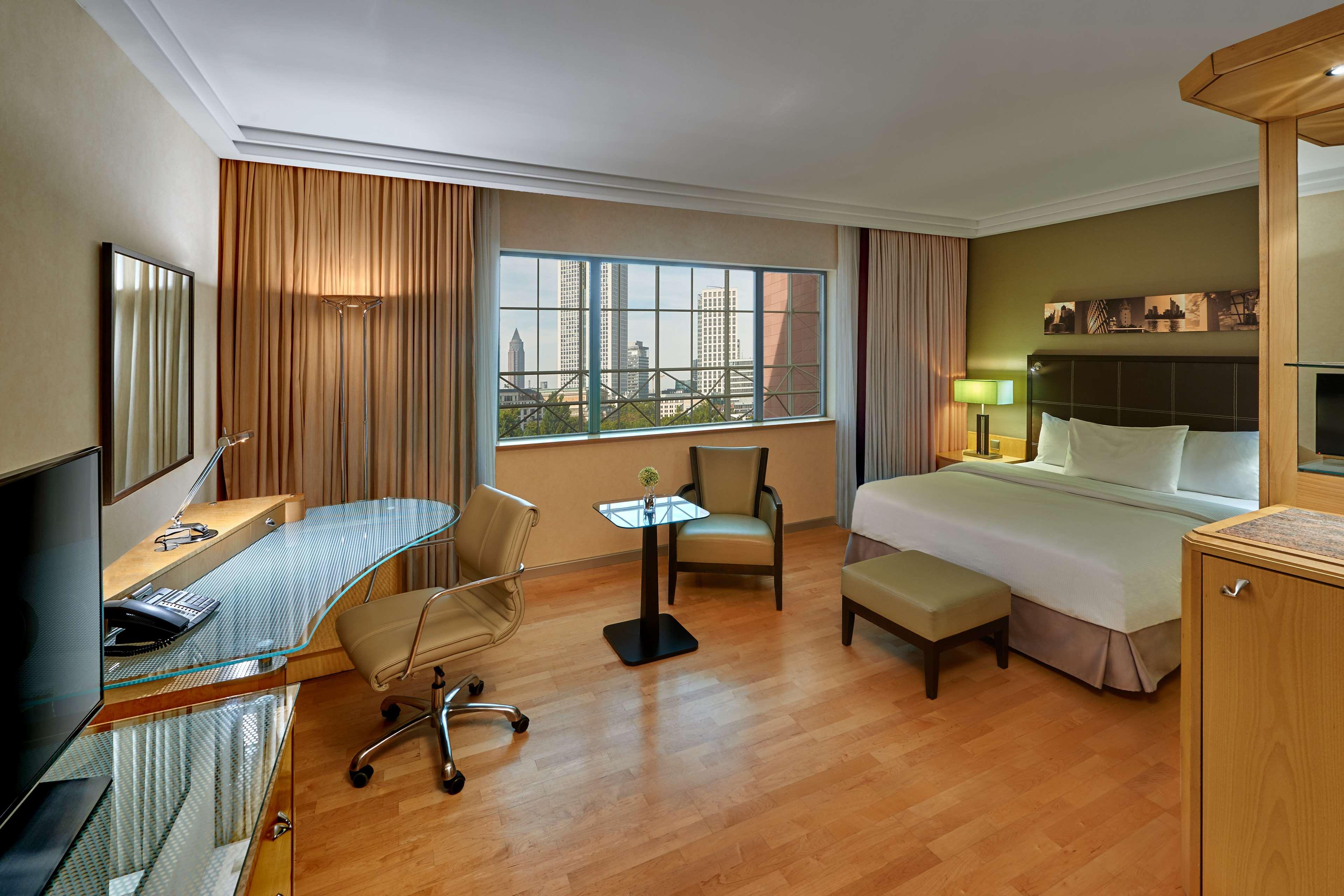 Double Guest Room Queen Bed