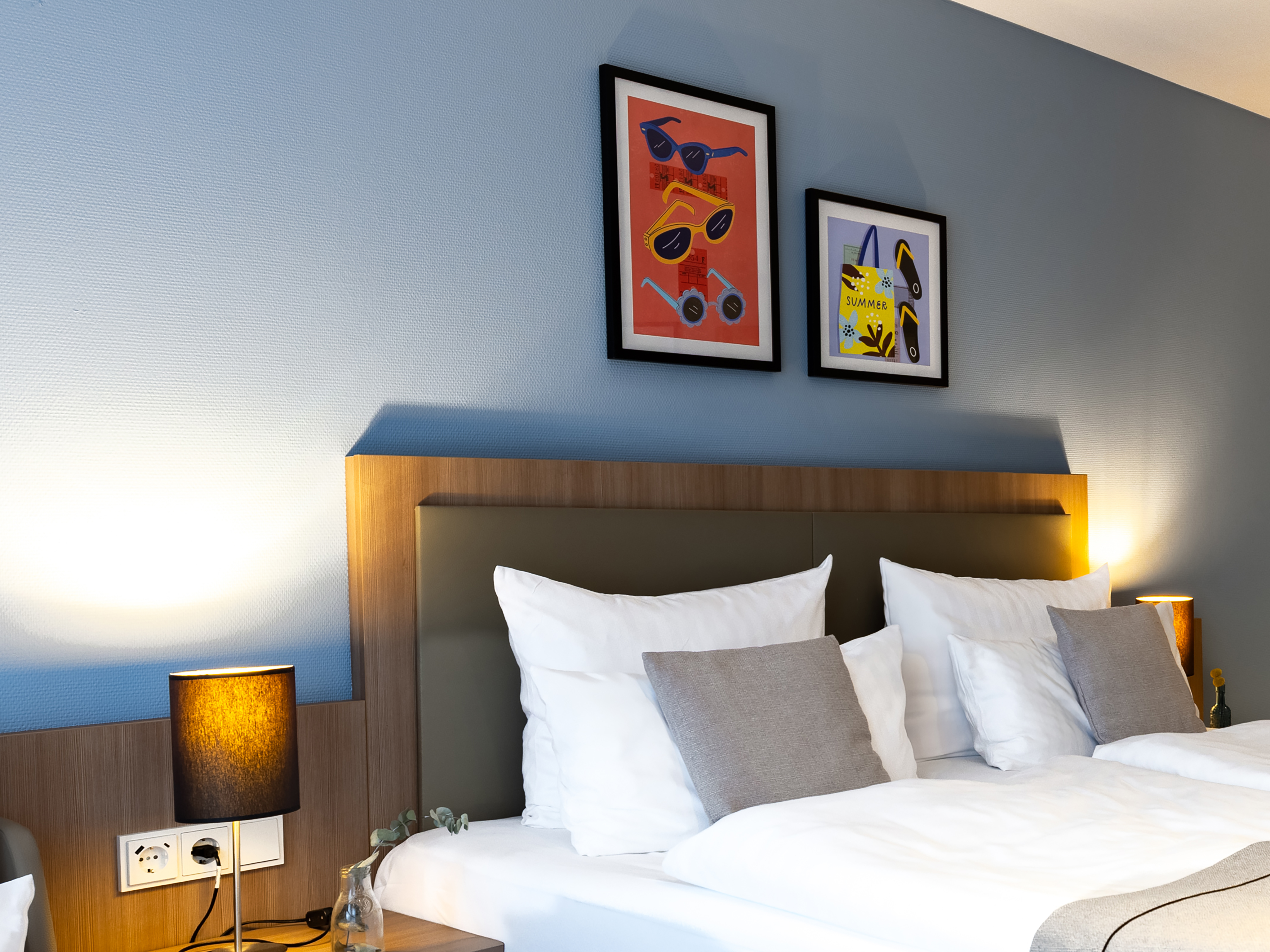 Double Queen Size Bed