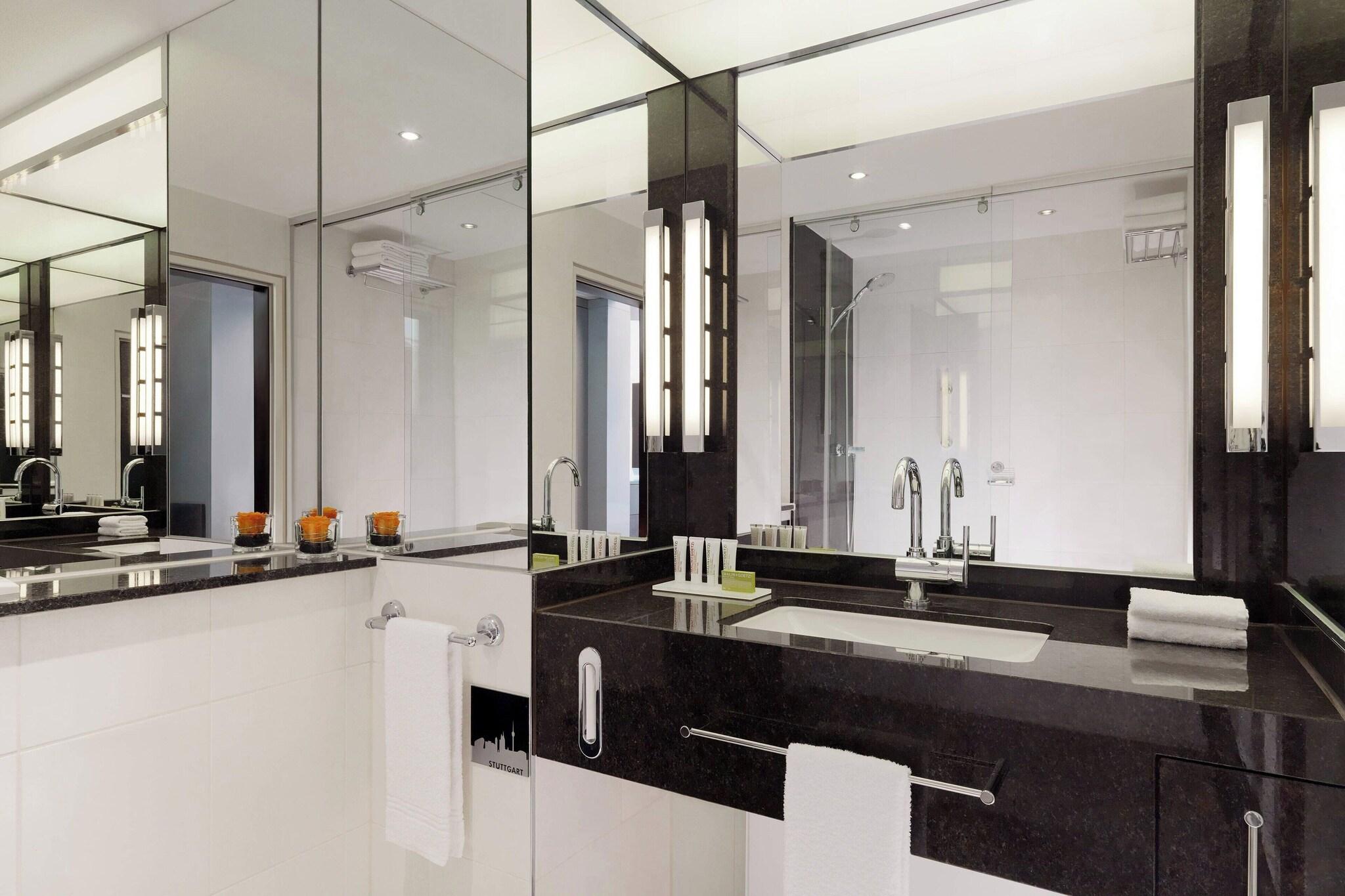 Double Deluxe King Bed