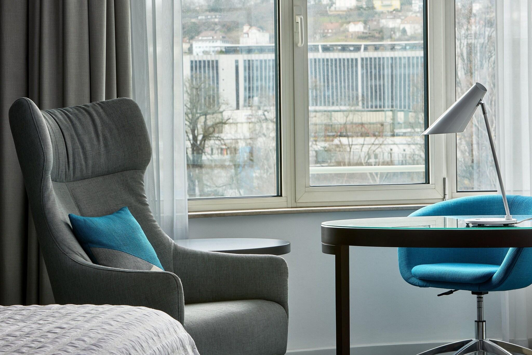 Double Deluxe King Bed