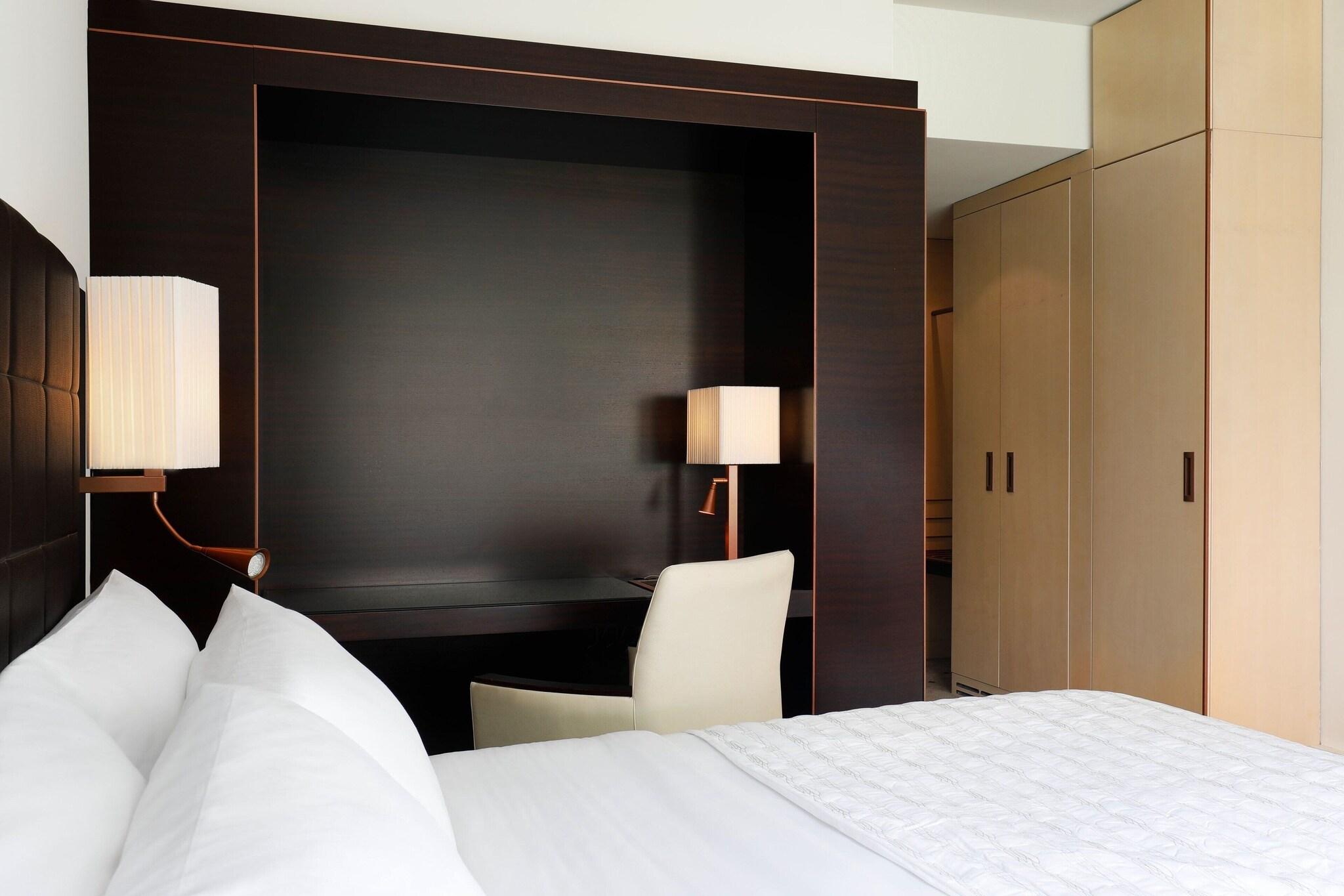 Double Superior King Bed