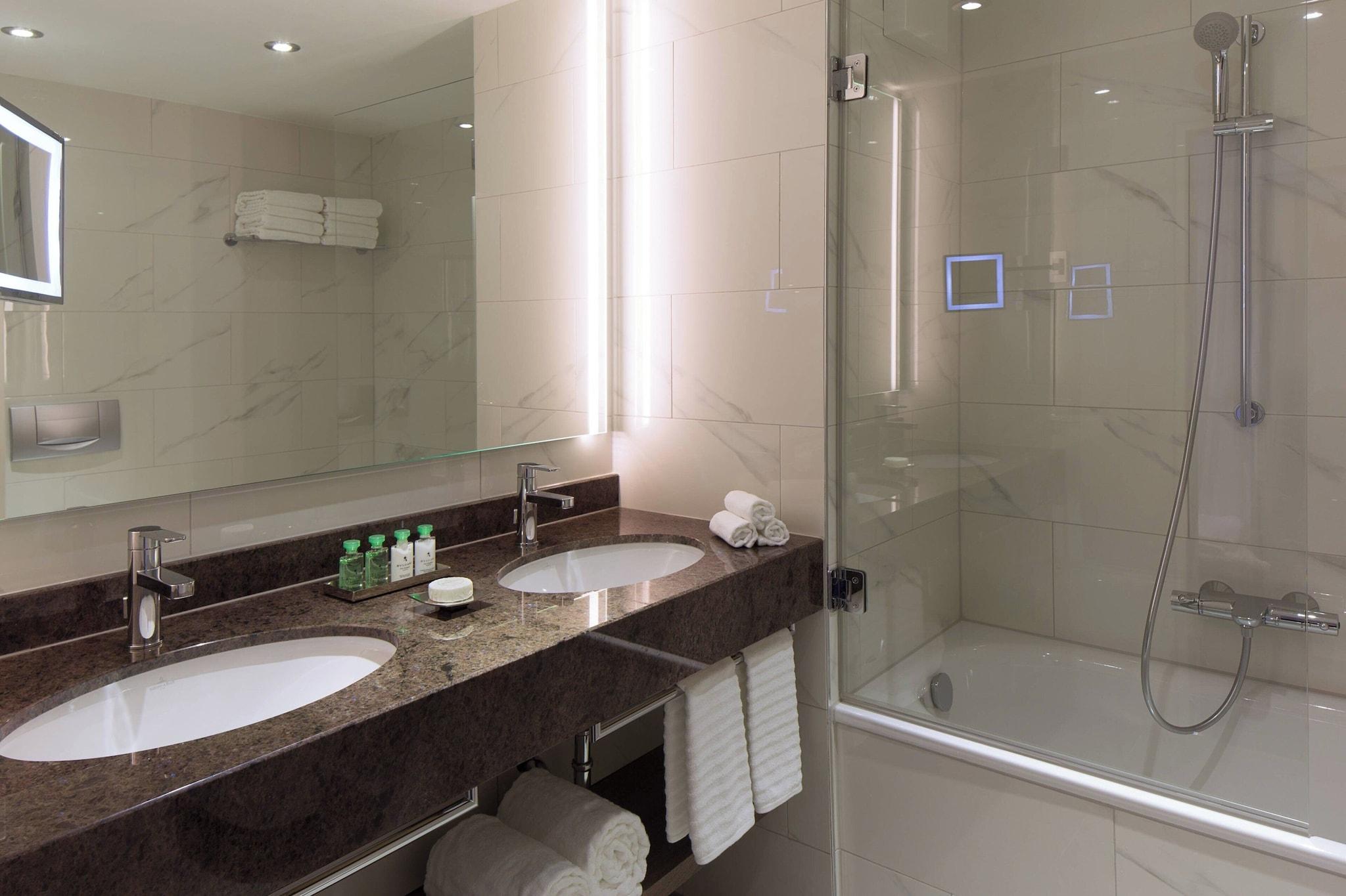 Suite City View Two Double Beds