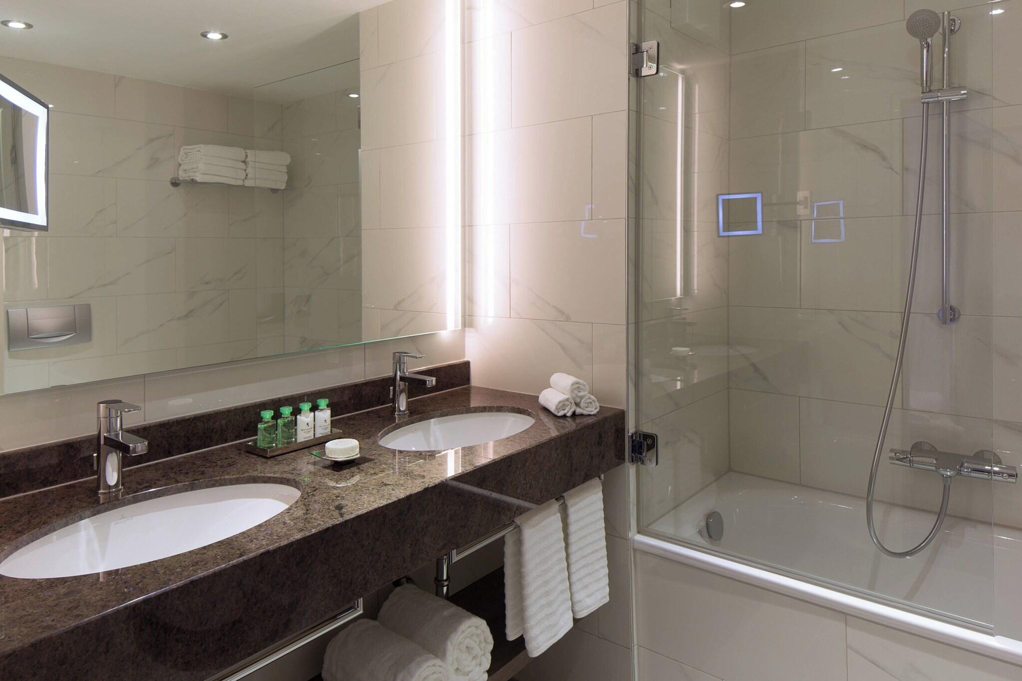 Suite City View Two Double Beds