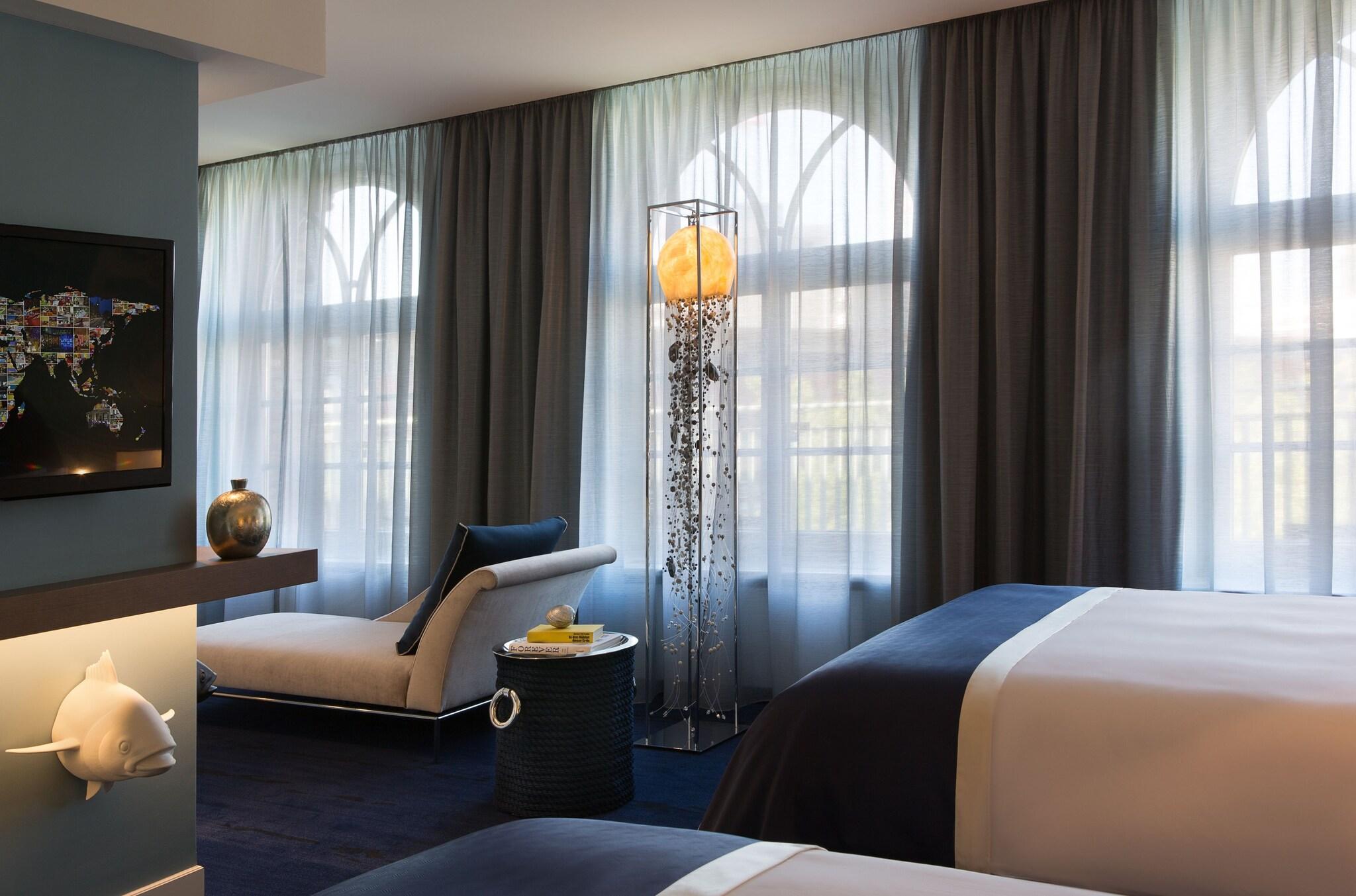 Suite City View Two Double Beds