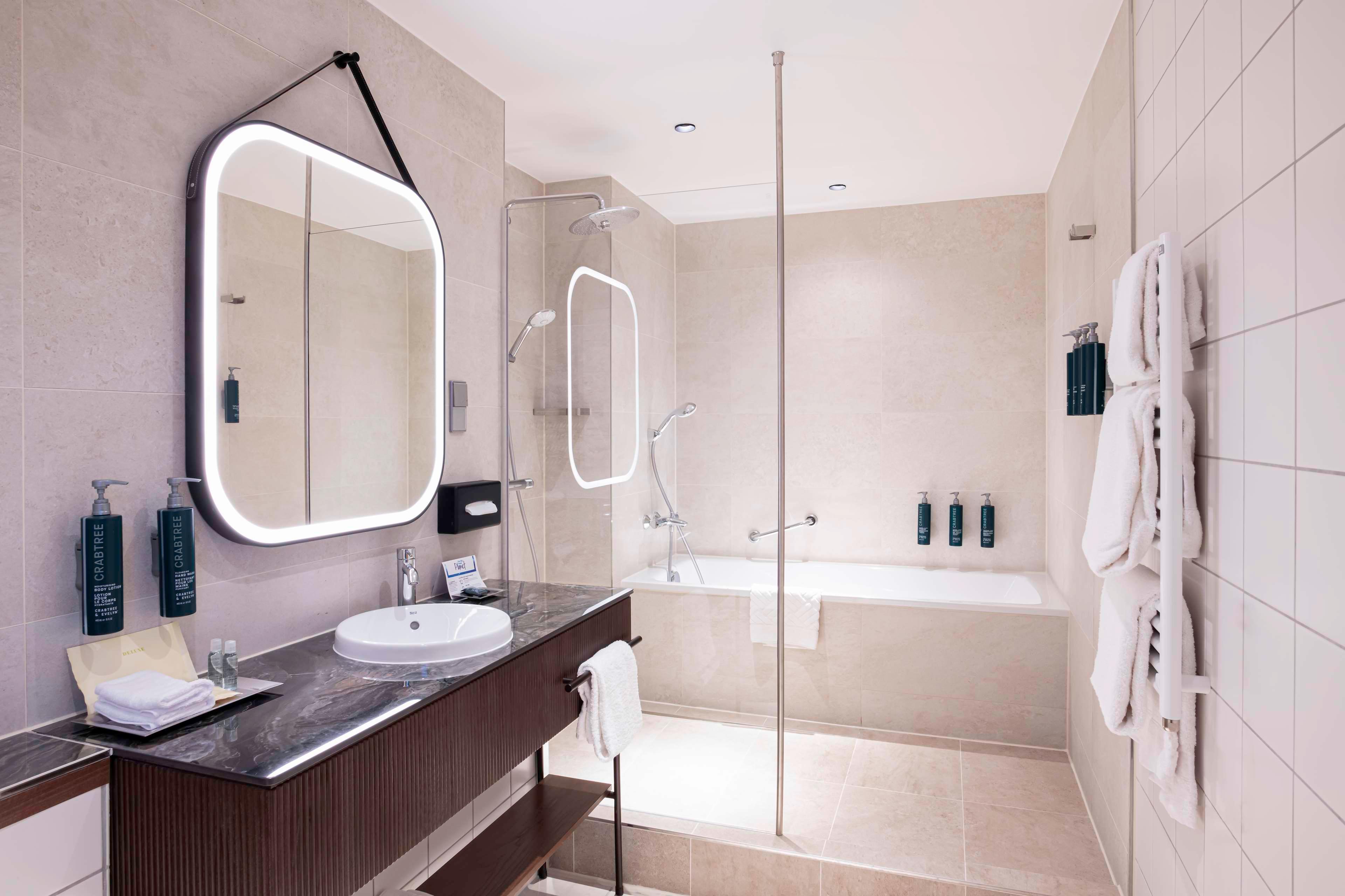 Junior Suite King Size Bed