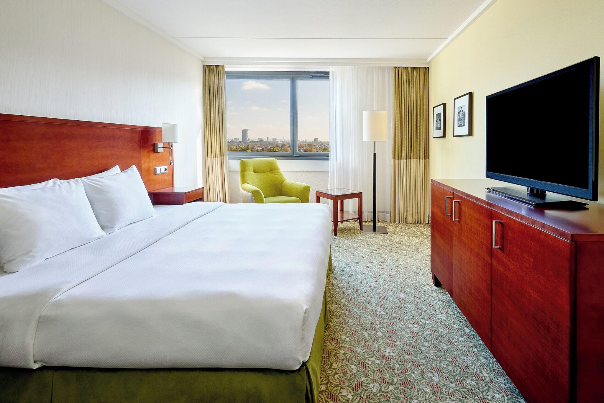 Double Queen Size Bed