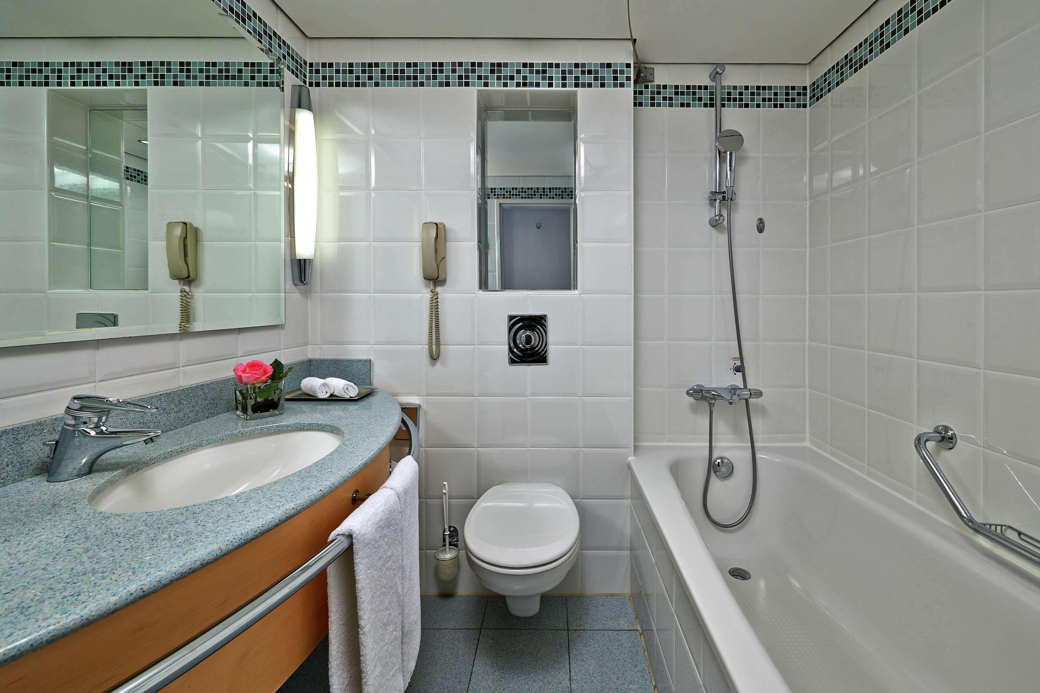 Double Guest Room King Bed