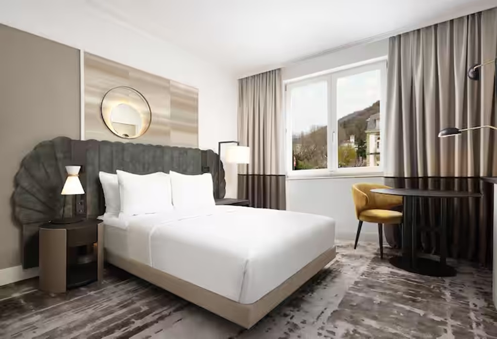 Double Guest Room Queen Bed