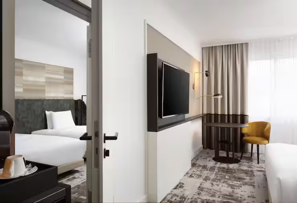 Family Room Connecting Room