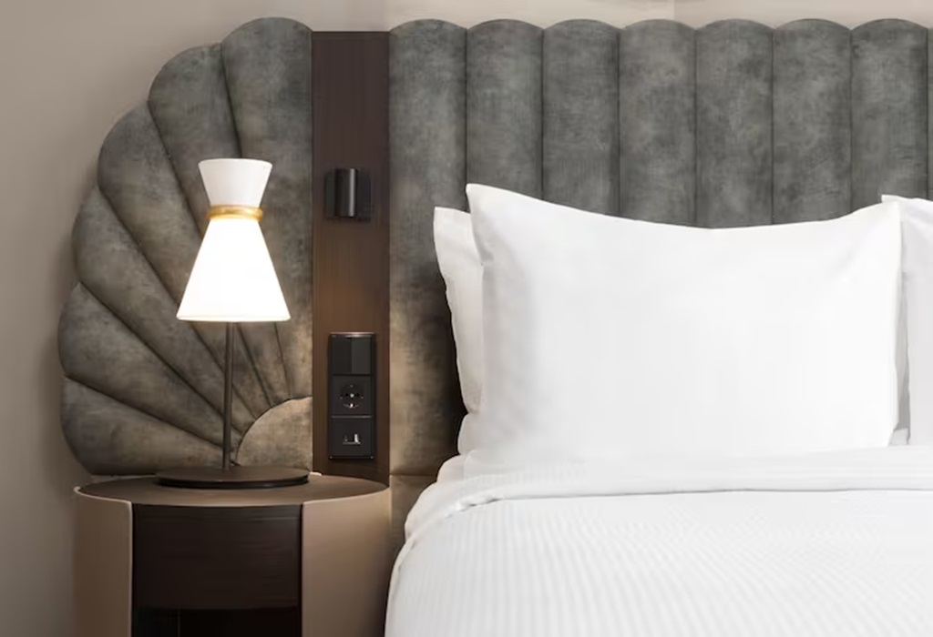 Junior Suite King Size Bed