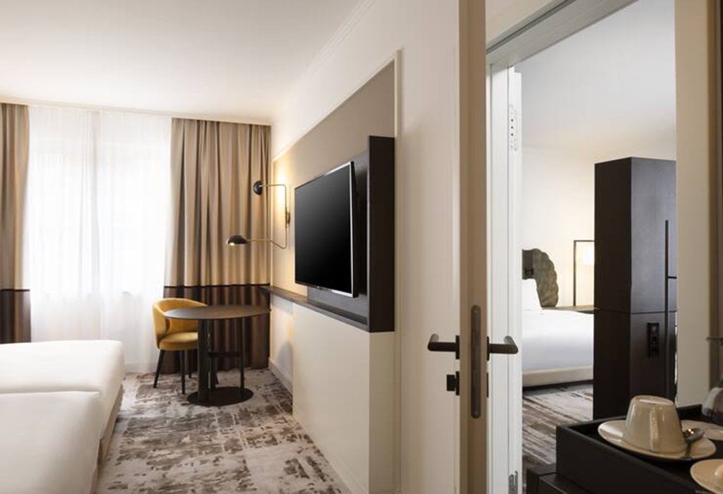 Junior Suite Connecting Room