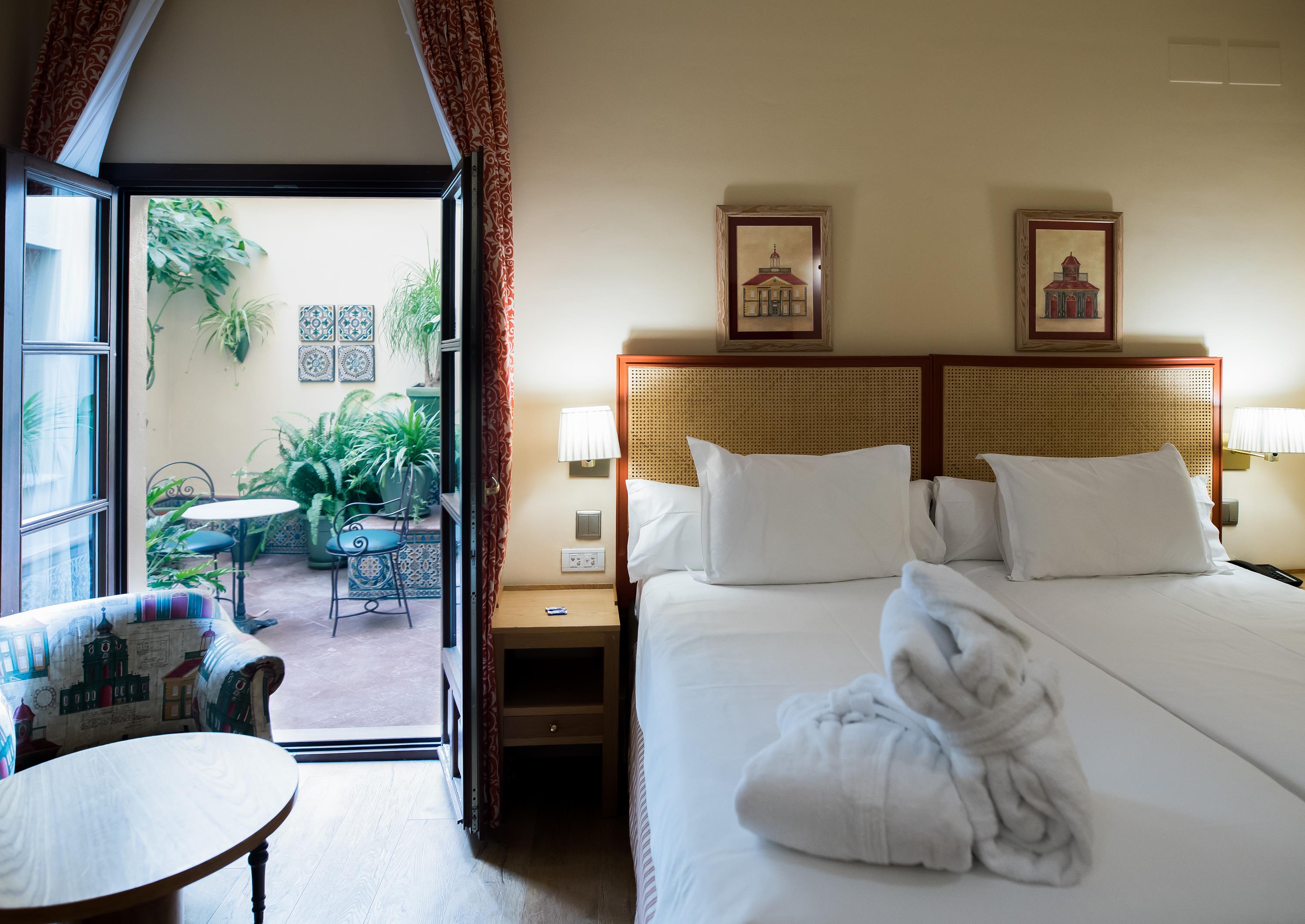 Double Single Deluxe Premium