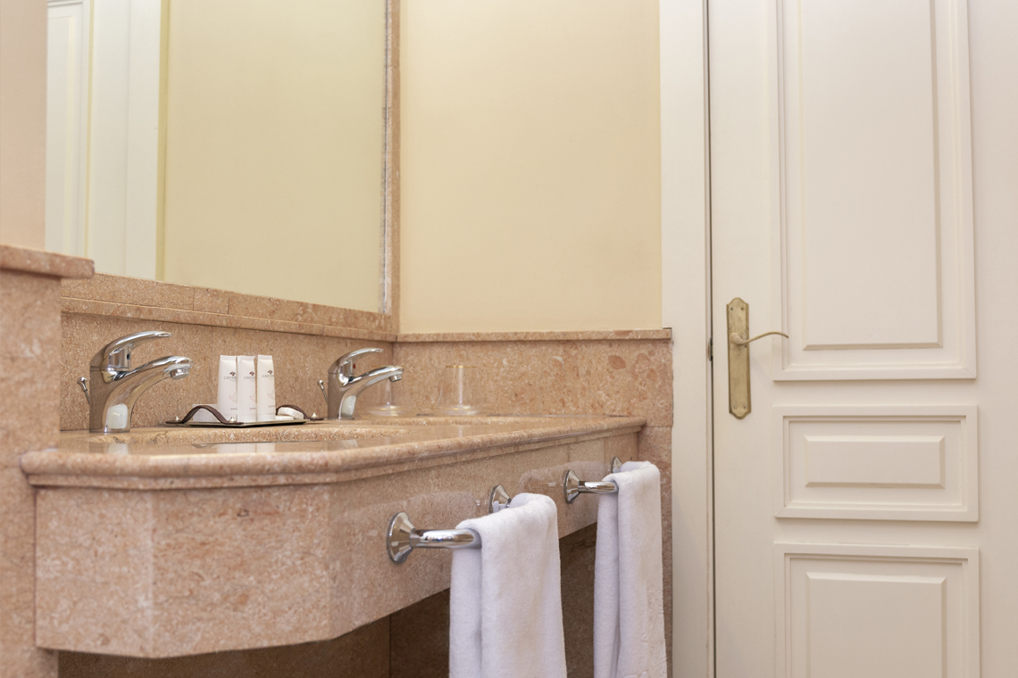 Double or Twin Deluxe