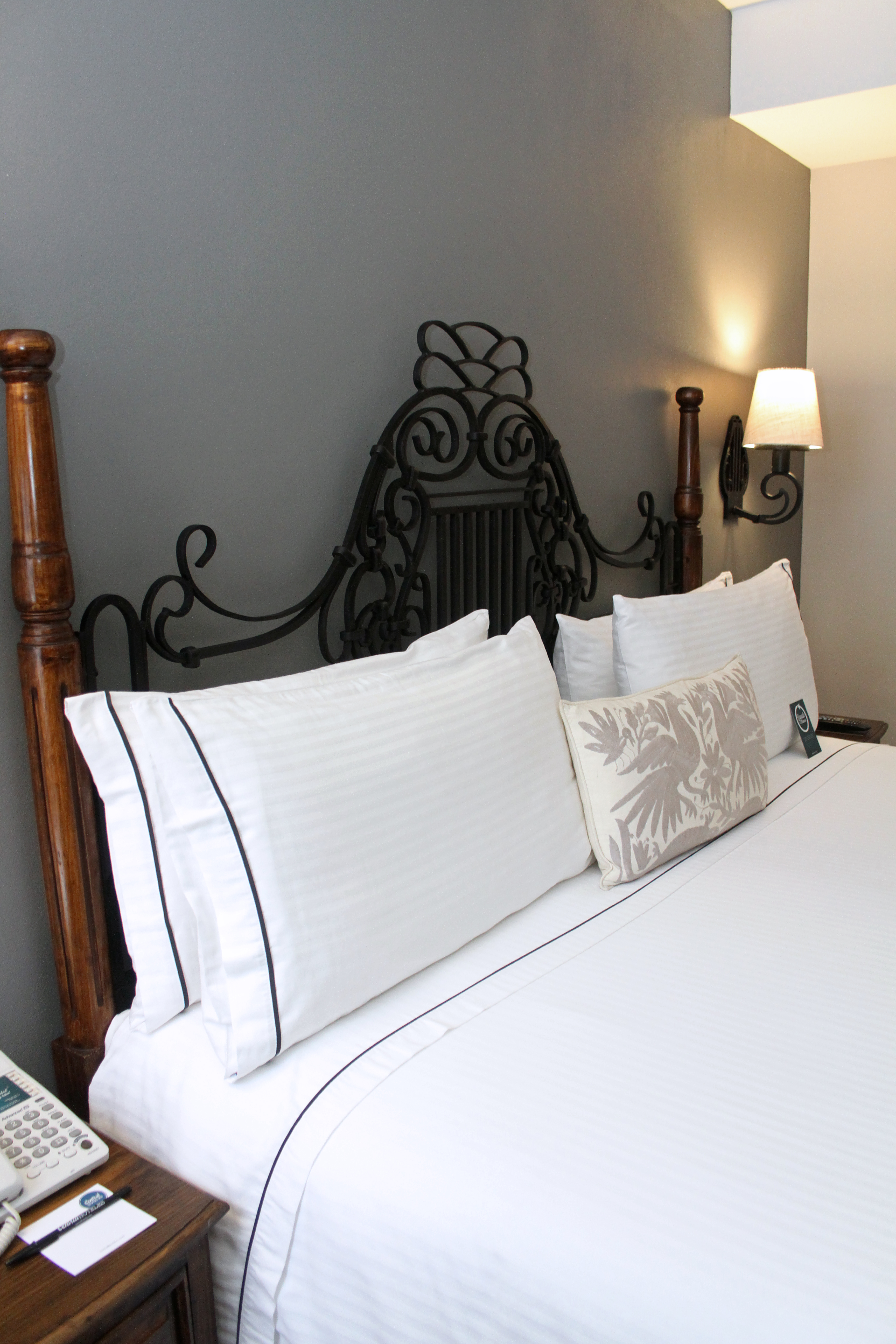 Single Deluxe King Bed