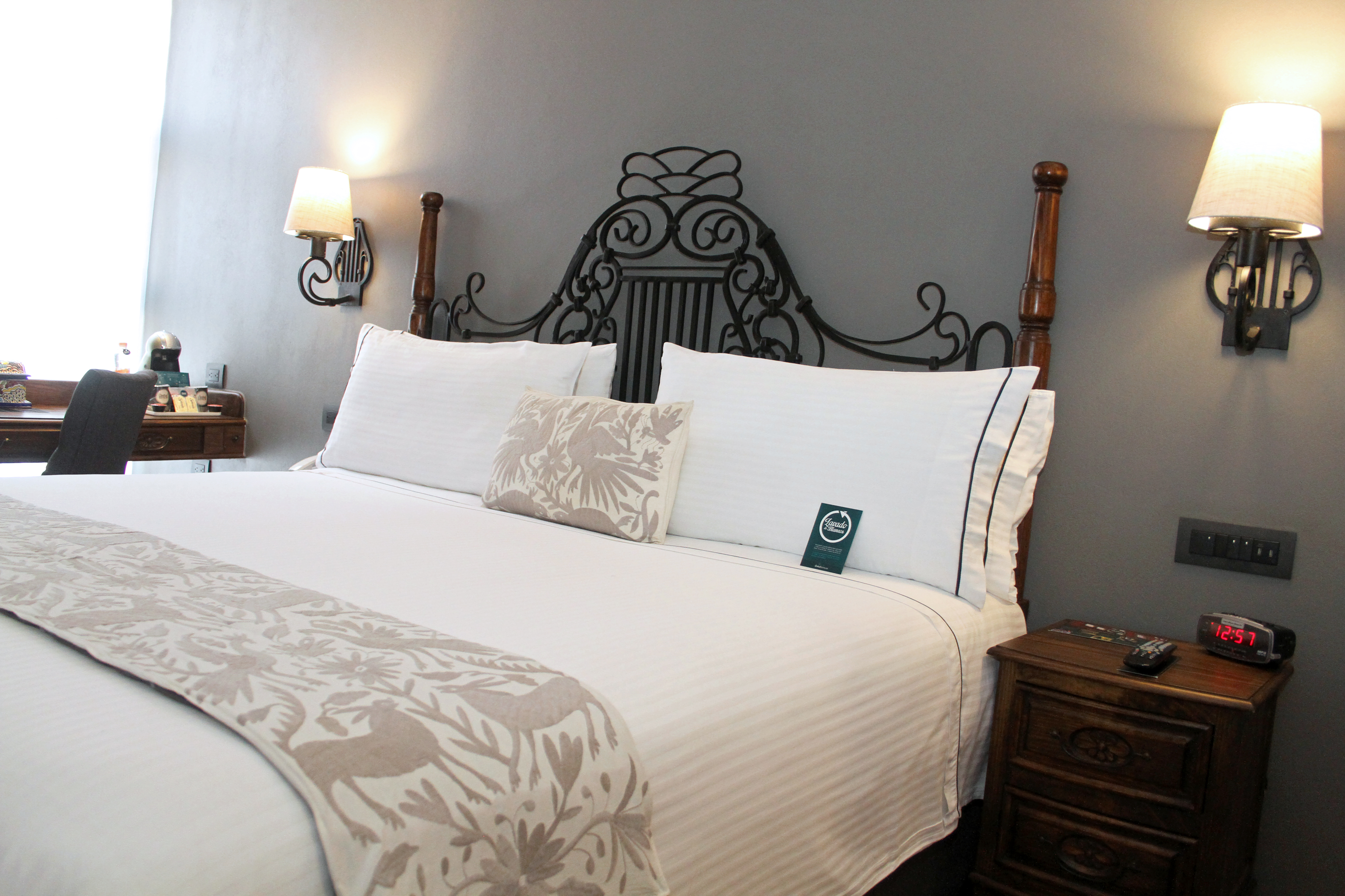 Single Deluxe King Bed