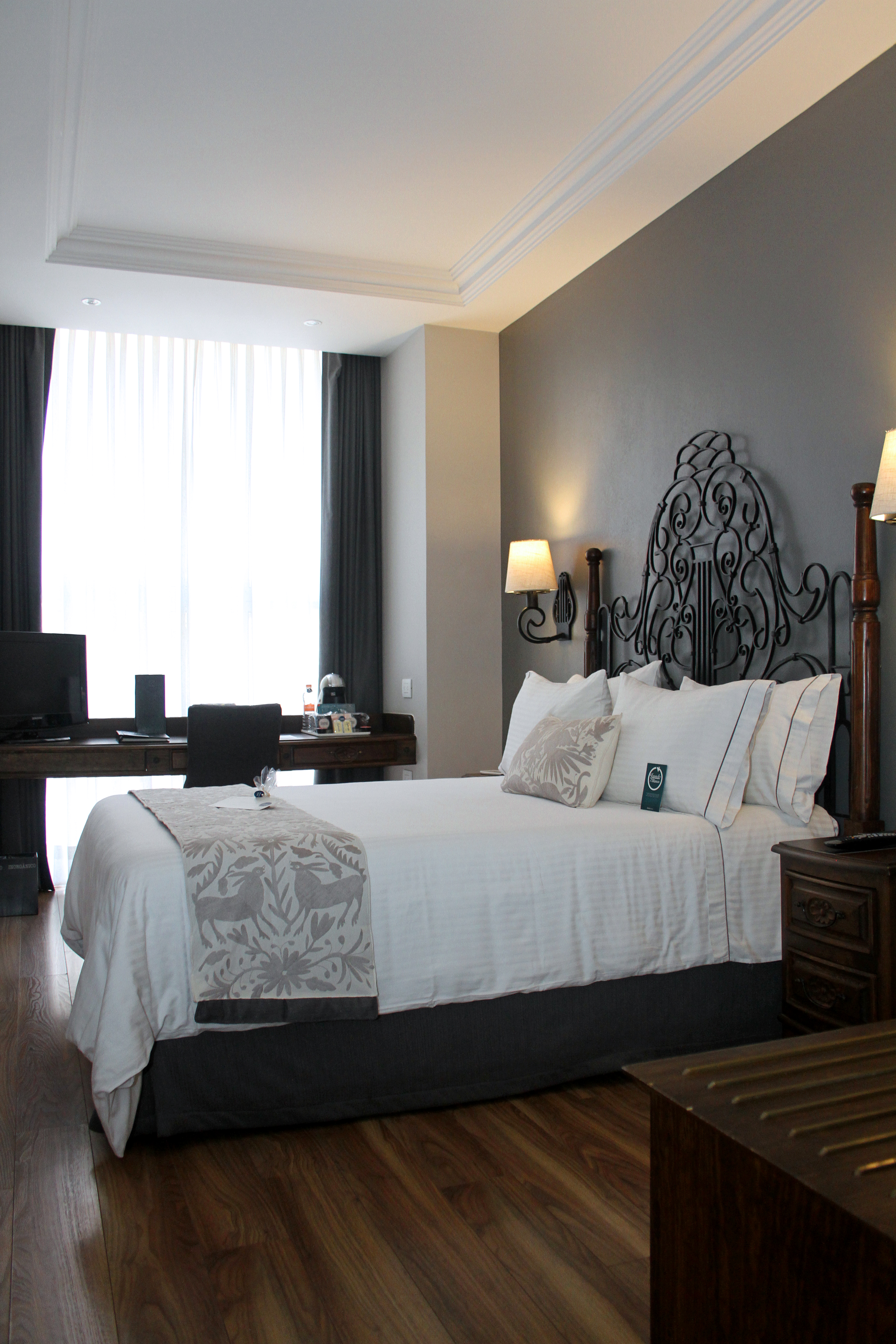 Single Queen Size Bed