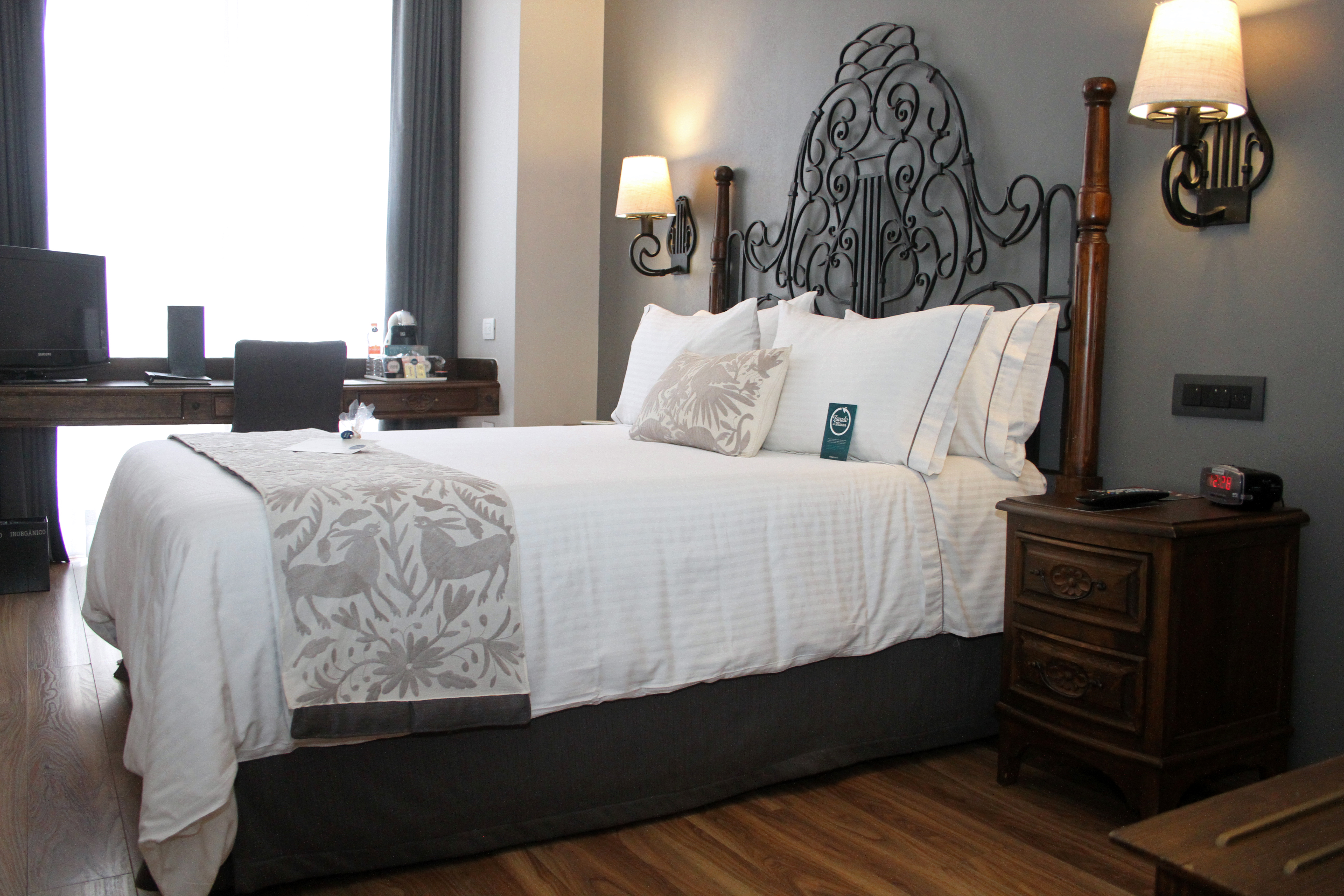 Single Queen Size Bed