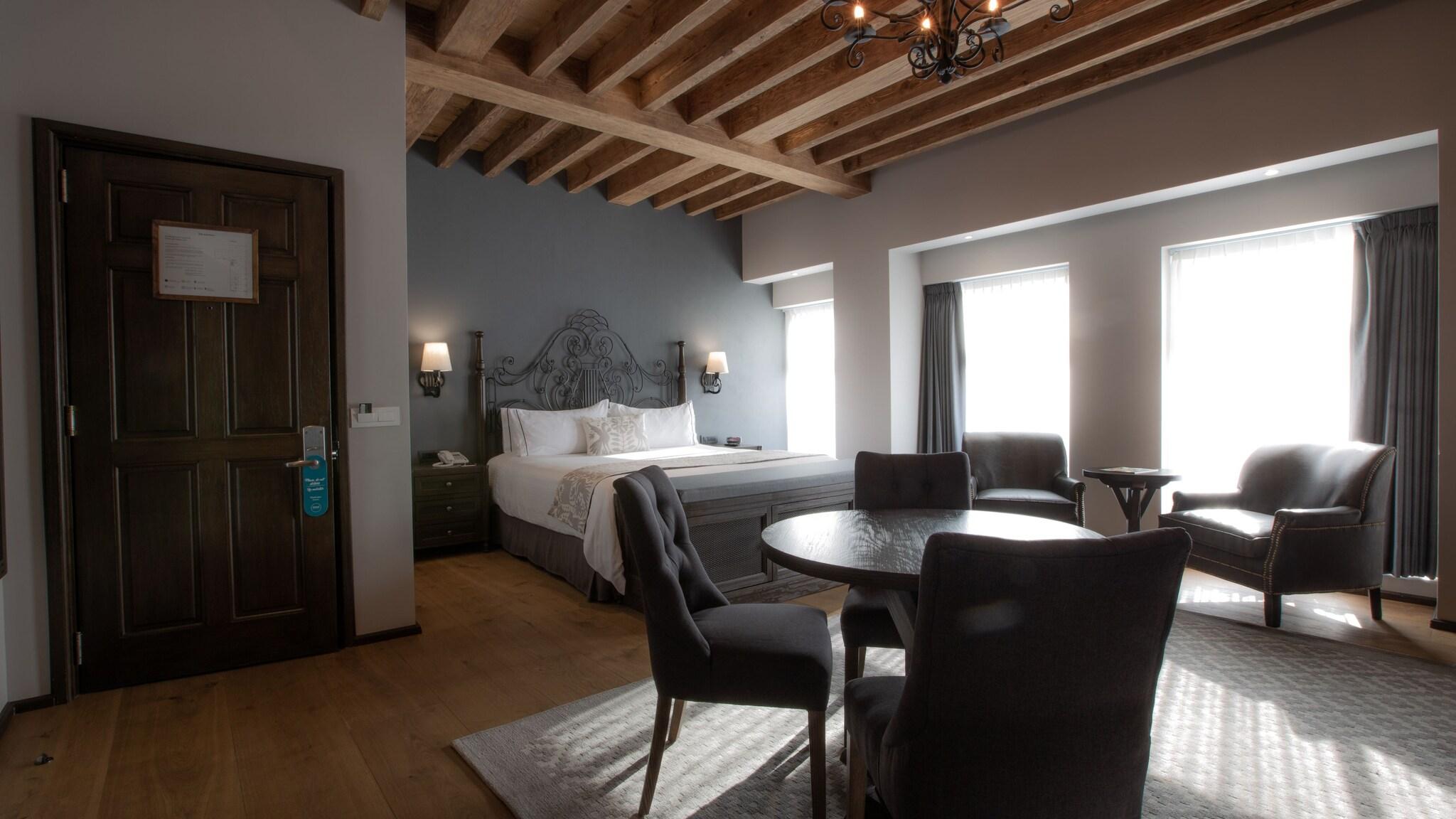 Junior Suite City View