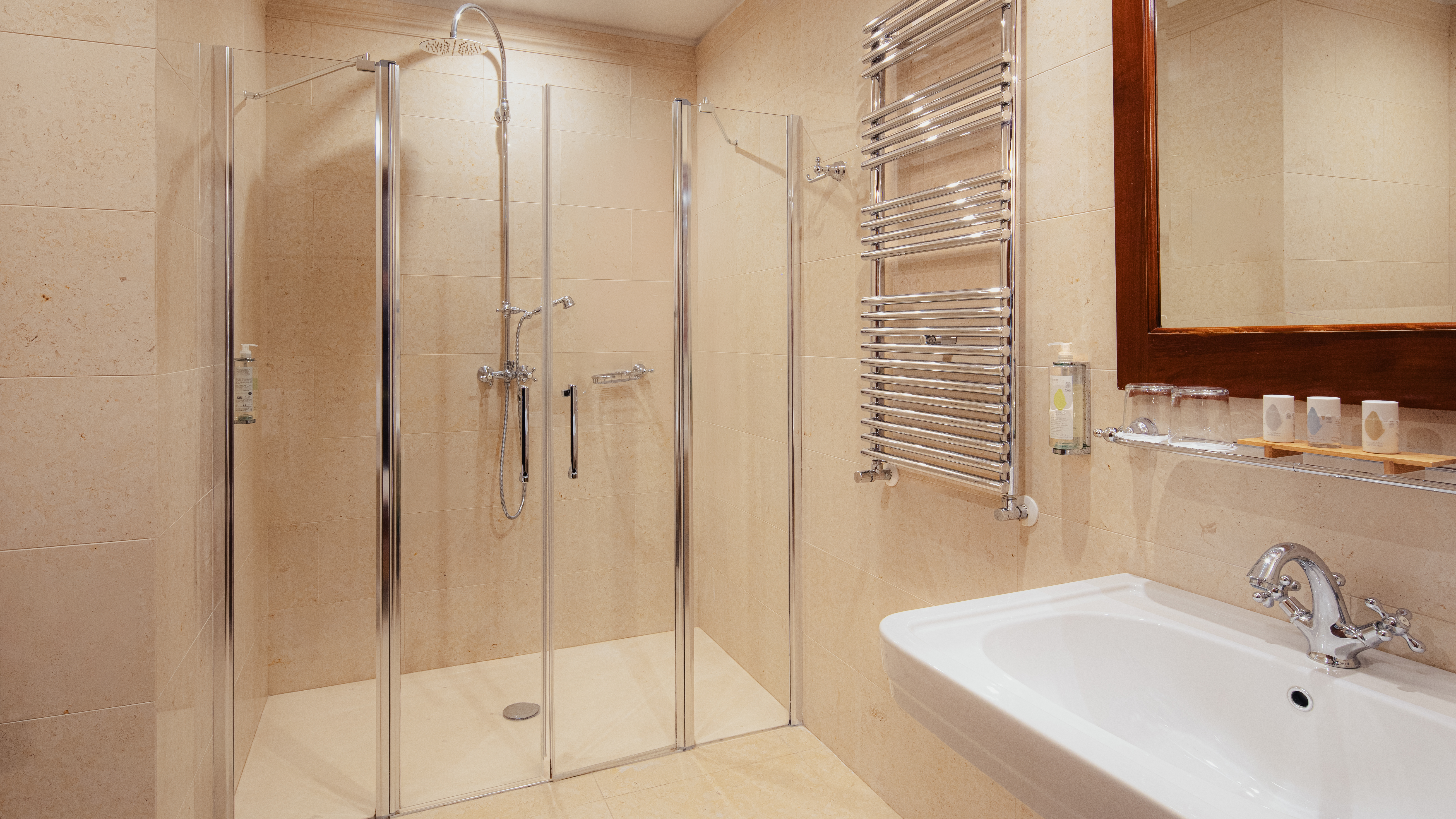 Double or Twin Deluxe