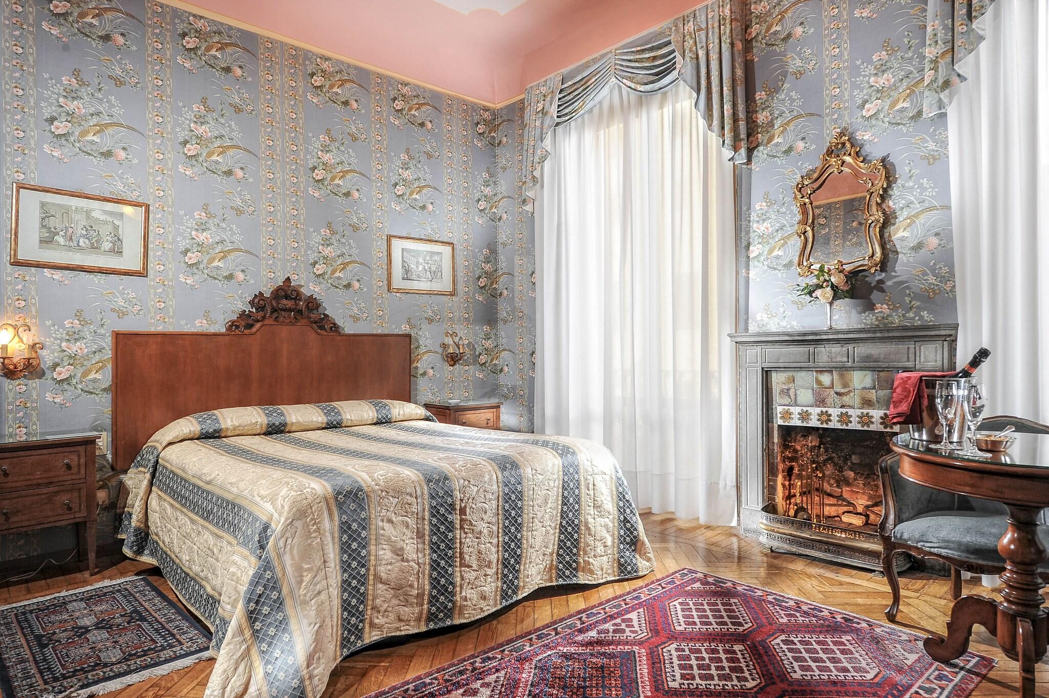 Single Queen Size Bed