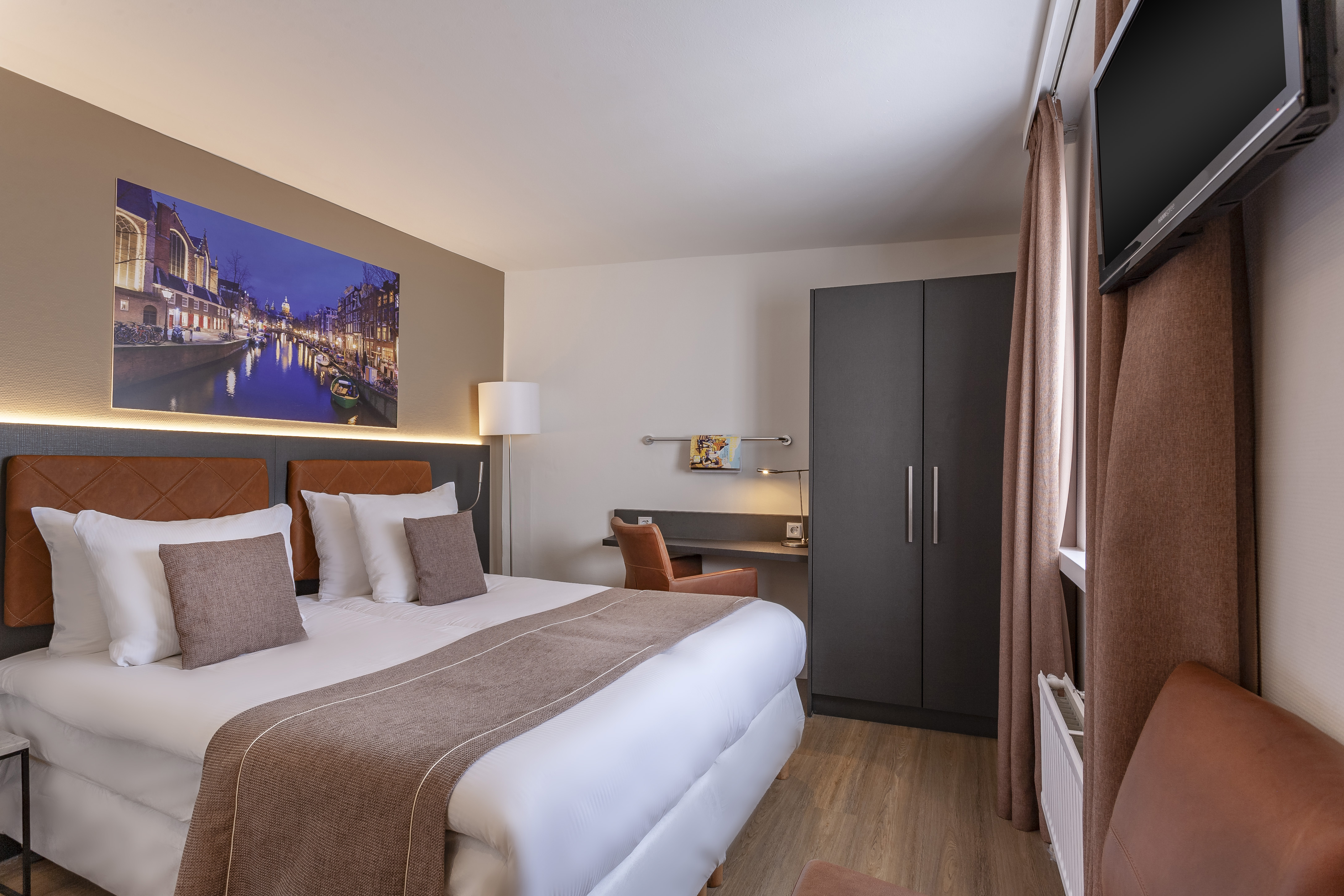 Double or Twin Standard