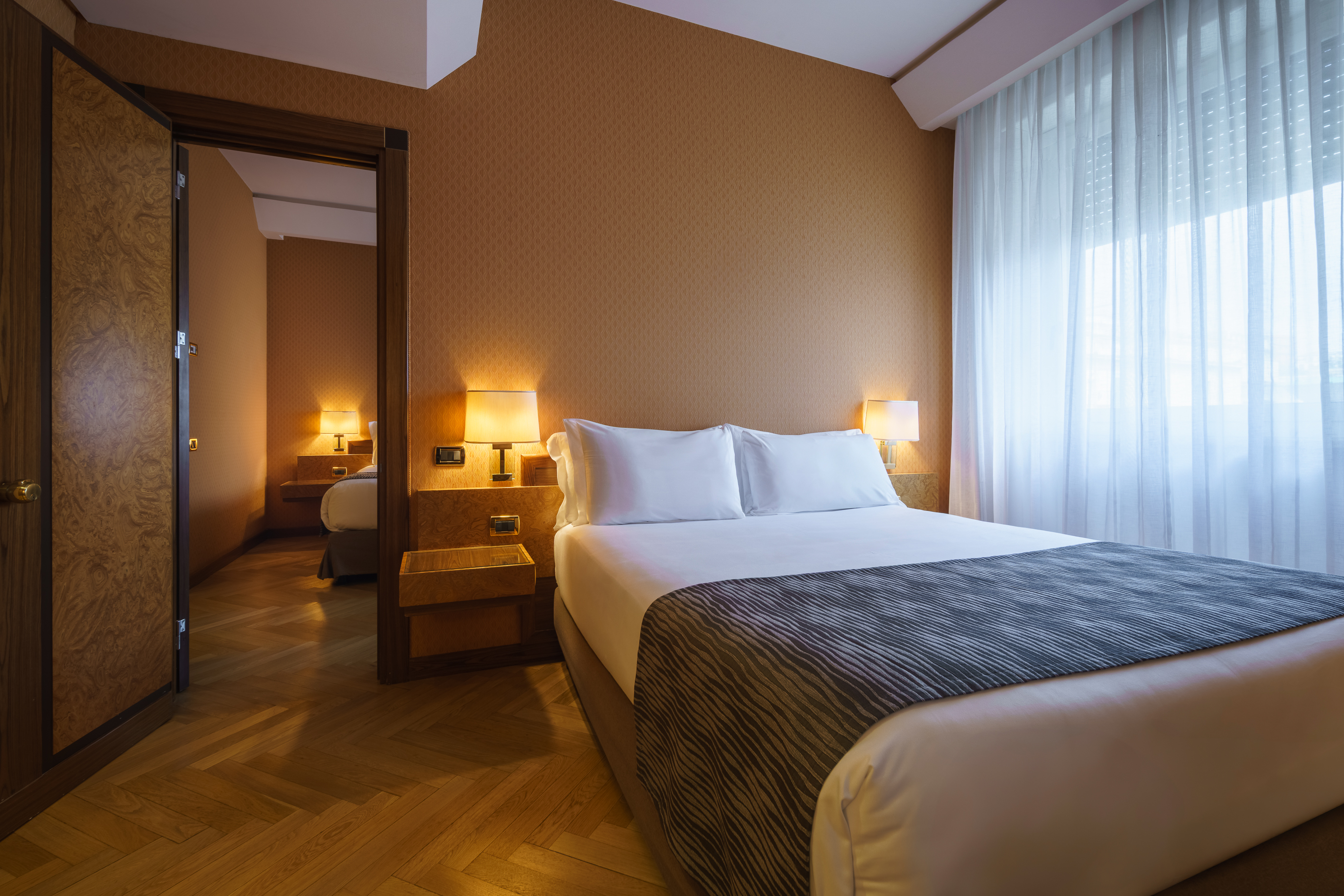 Double Connecting Room