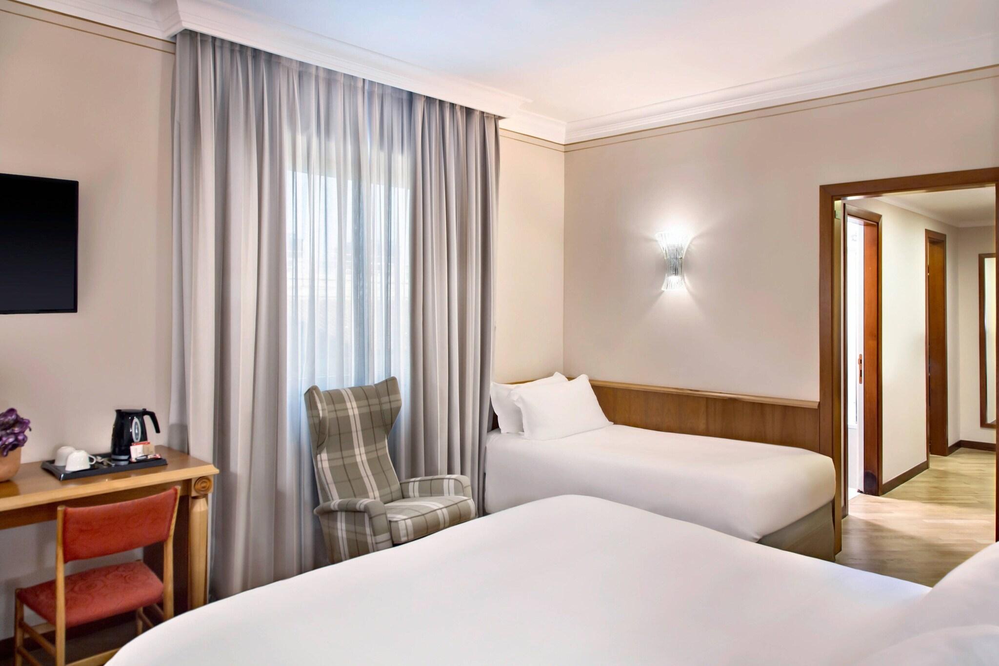 Double Deluxe King Bed