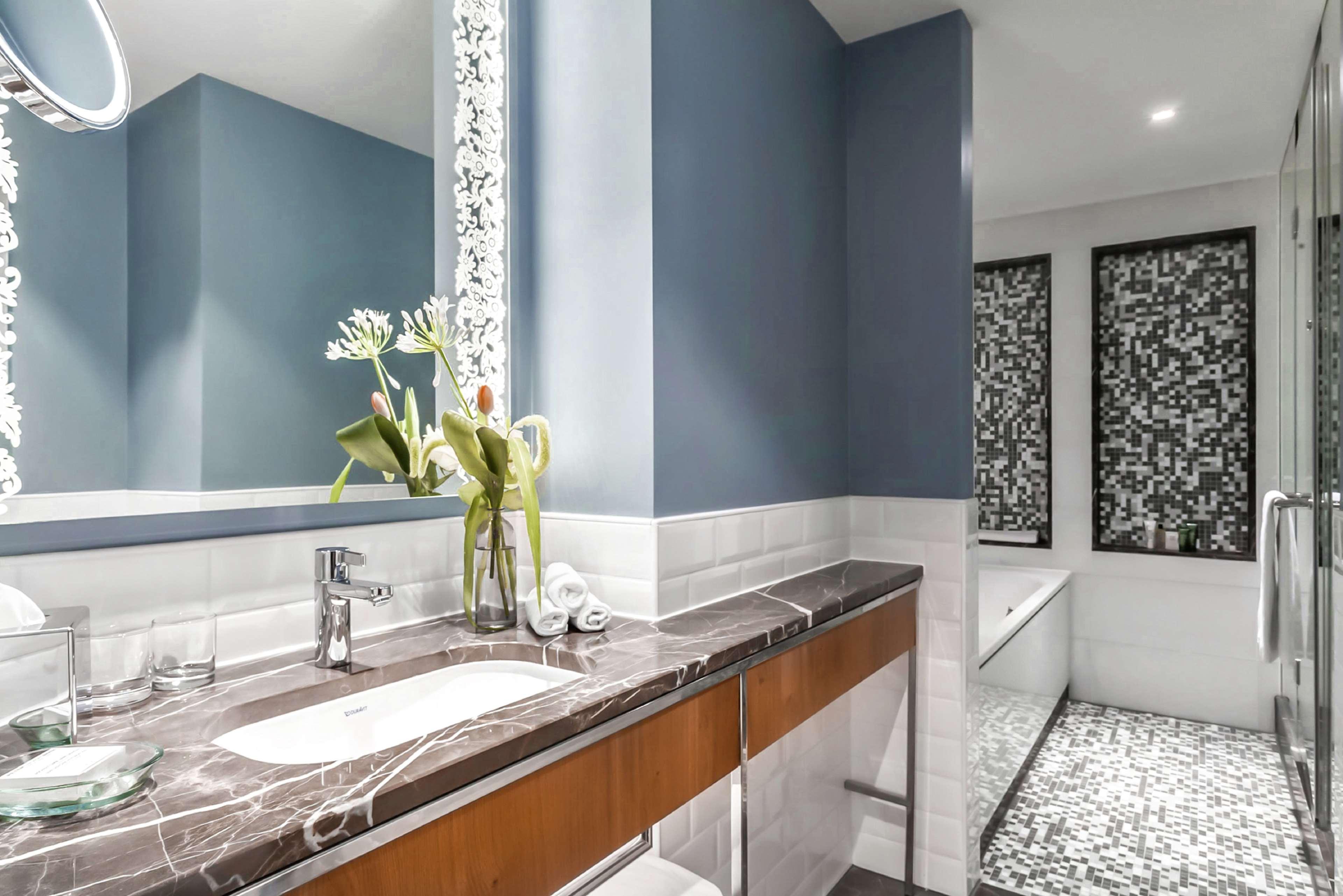 Junior Suite King Size Bed