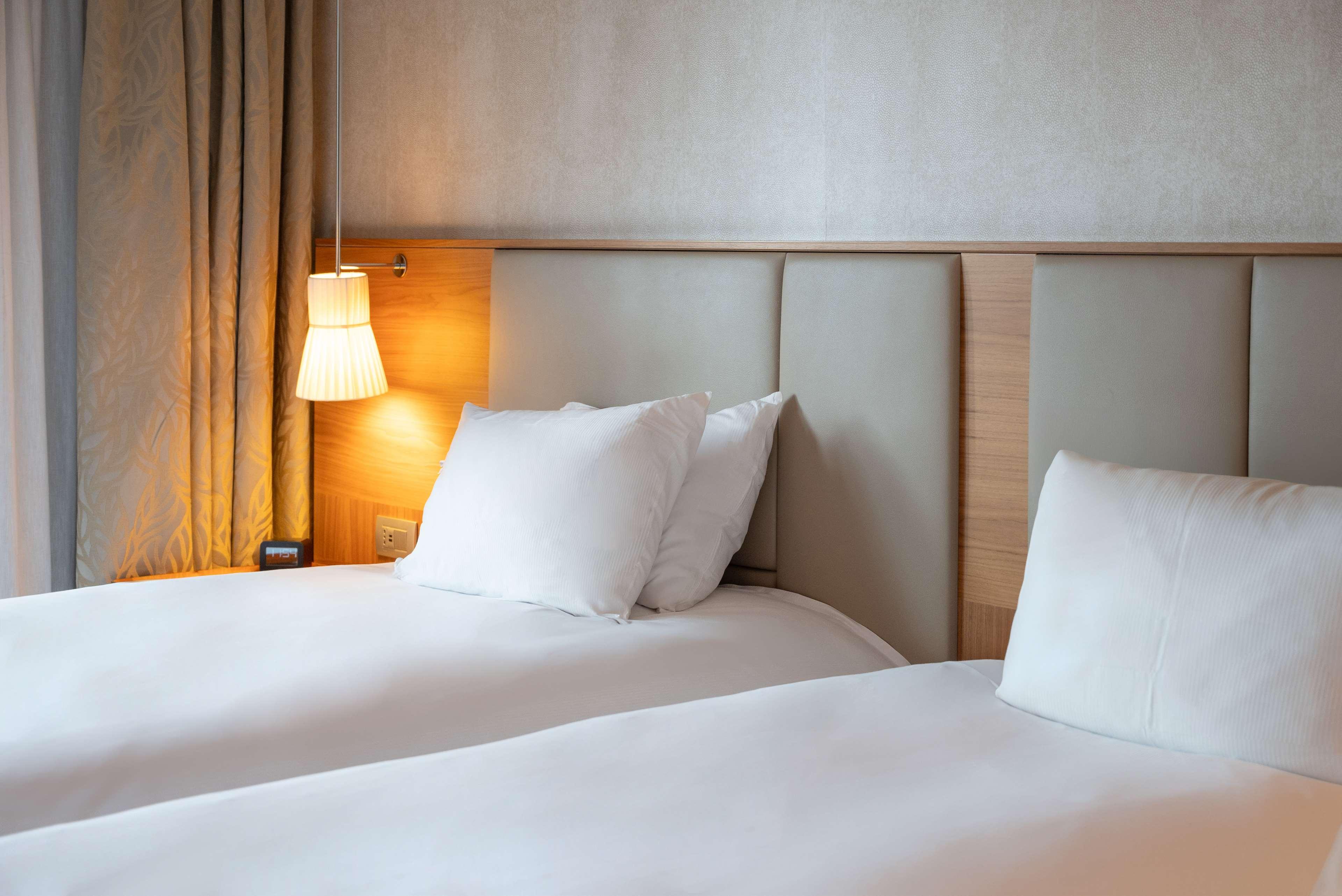 Twin Deluxe Guest Room