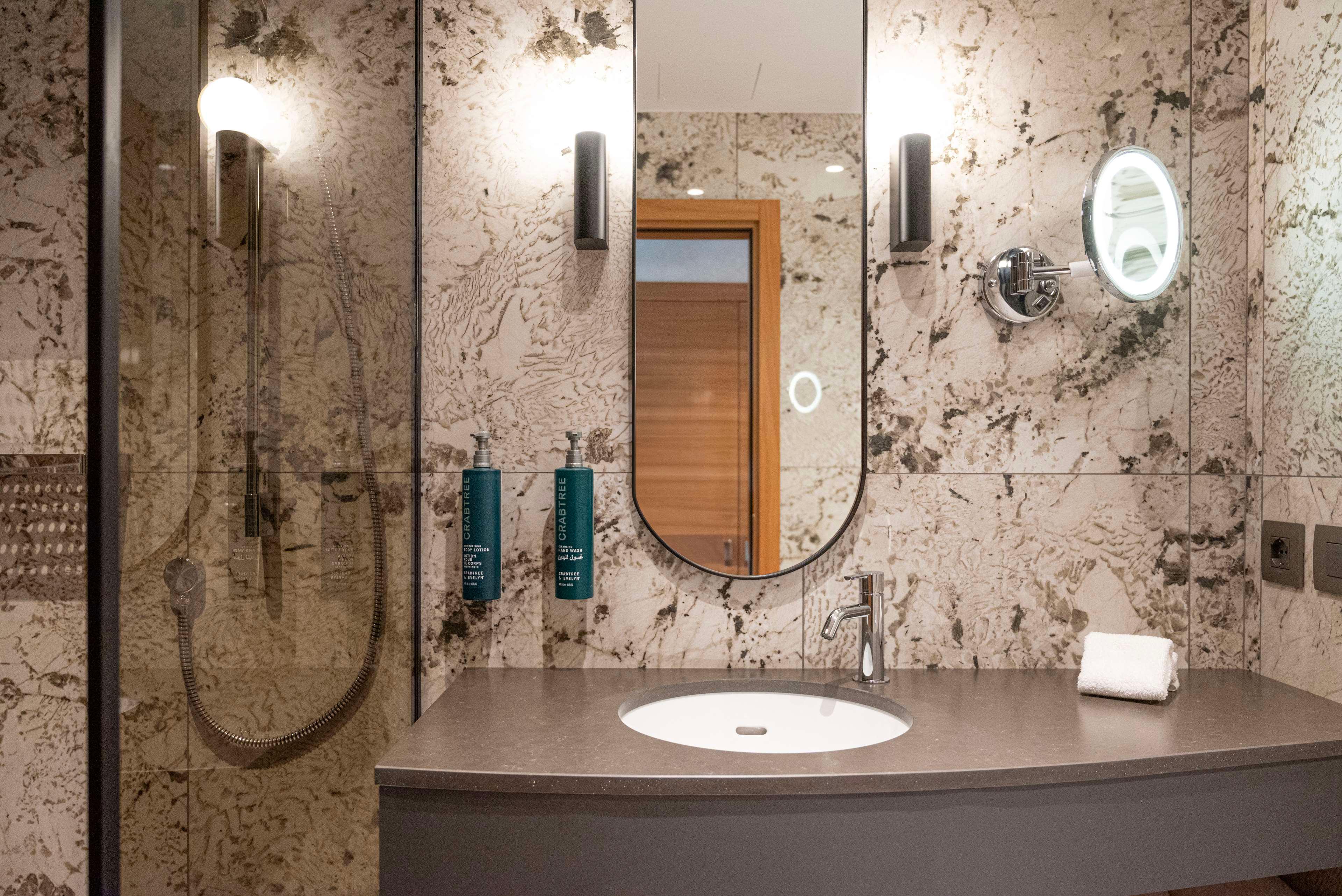 Double Deluxe King Bed