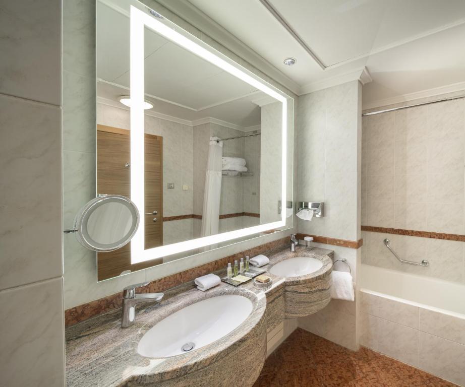 Twin Deluxe Guest Room