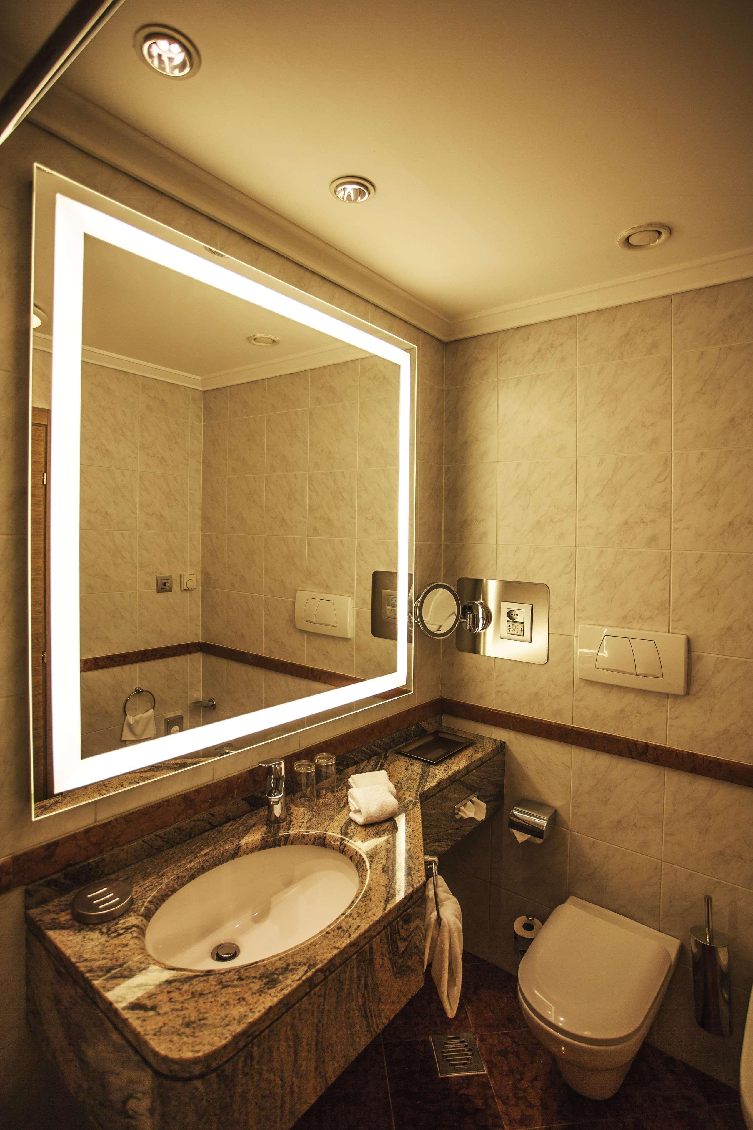 Double Guest Room King Bed