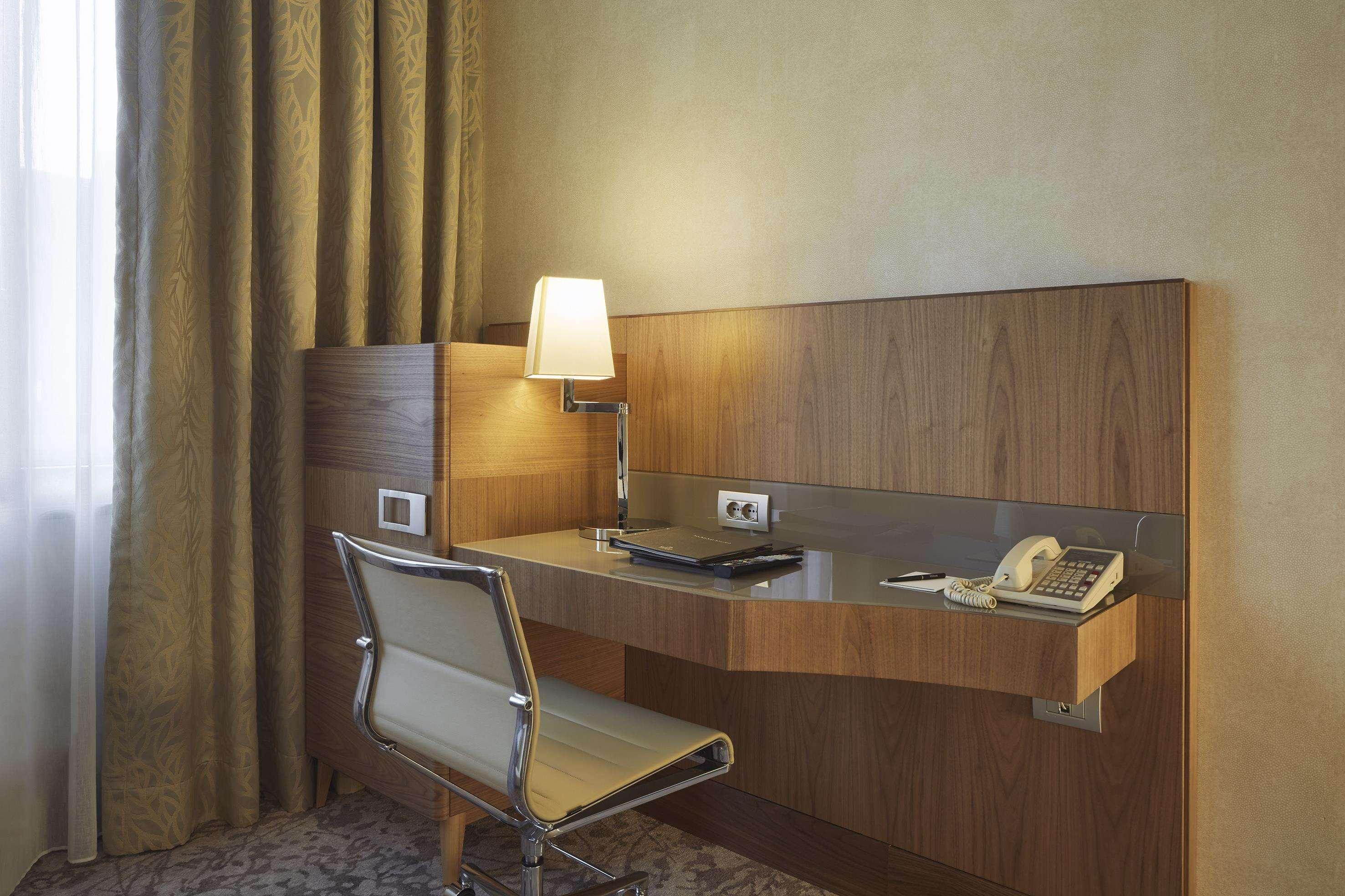 Double Guest Room Queen Bed