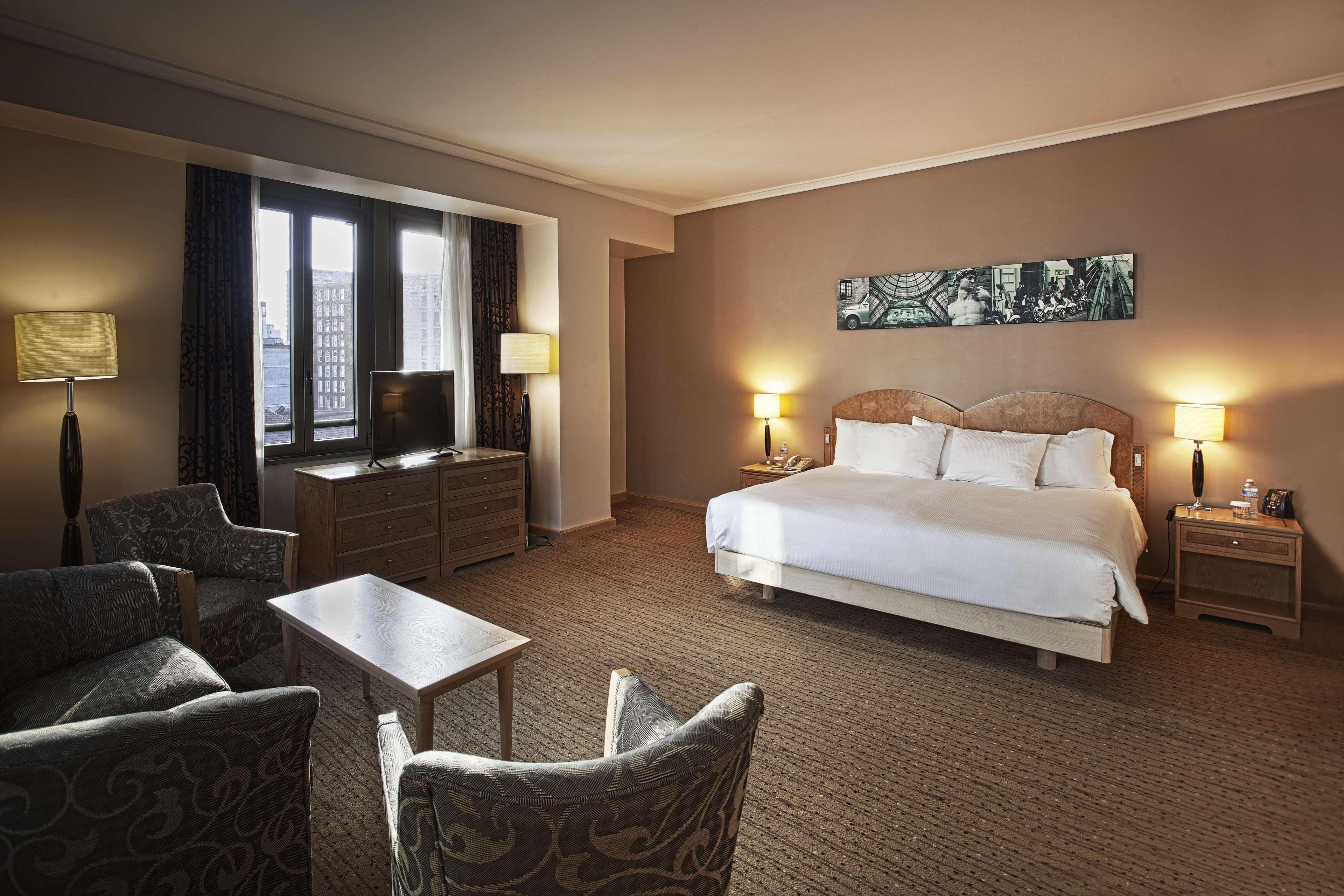 Double Deluxe King Bed