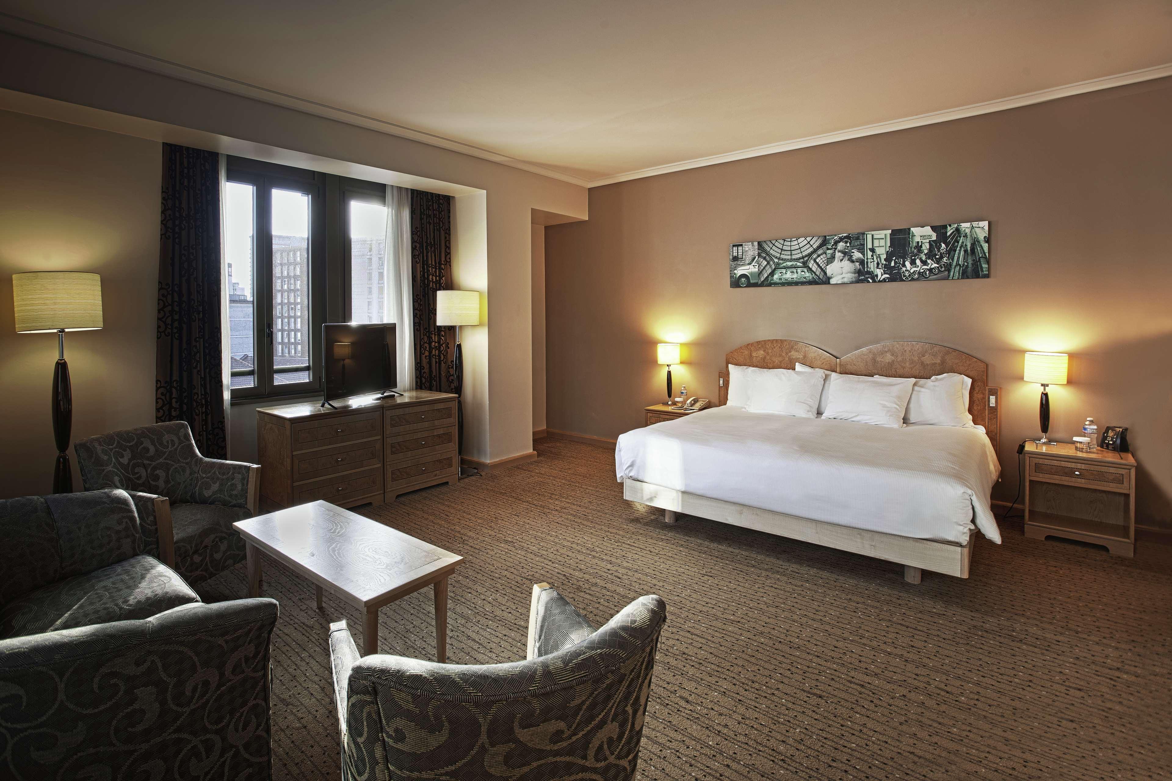 Double Deluxe King Bed