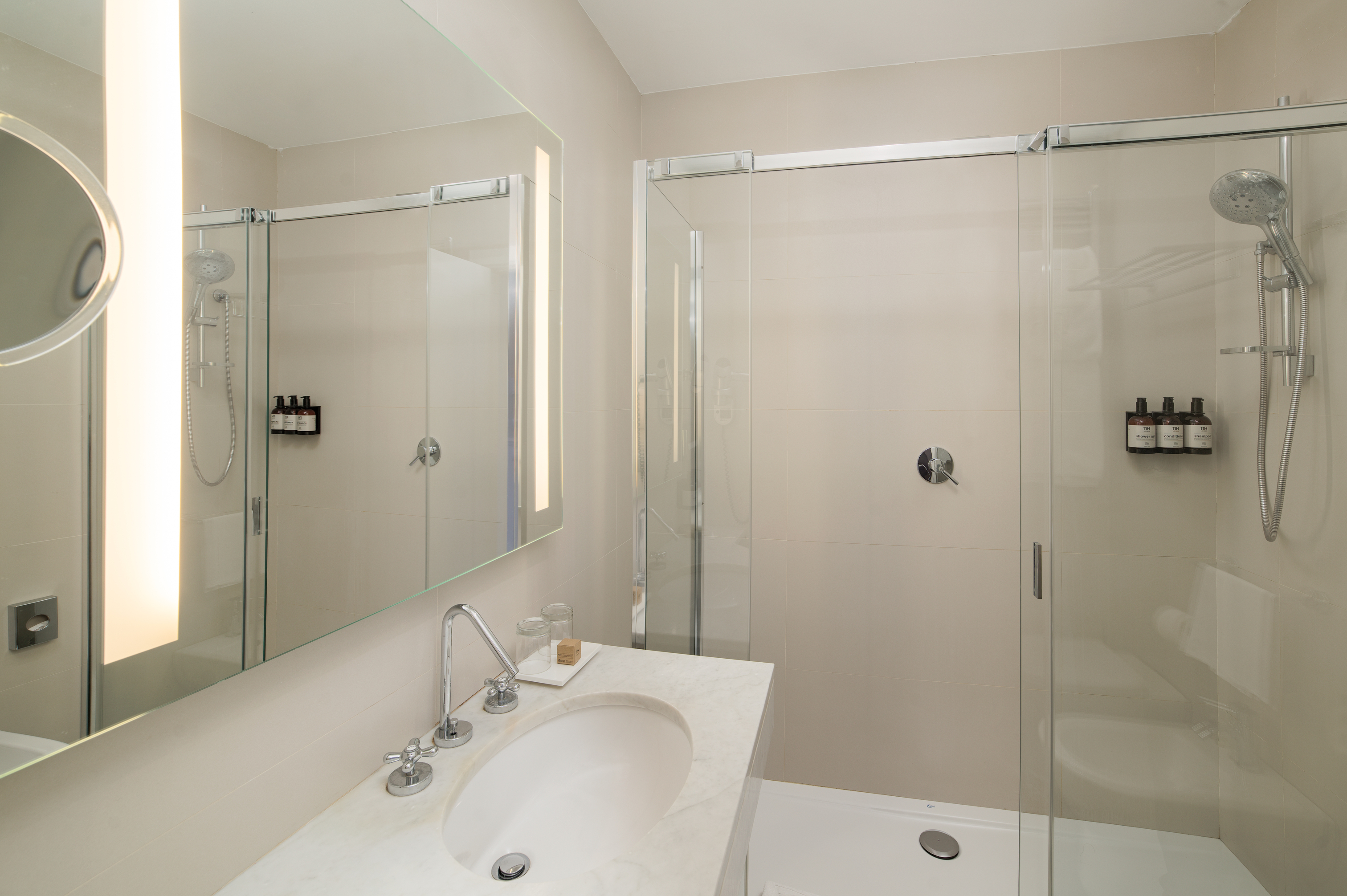 Family Room Connecting Room