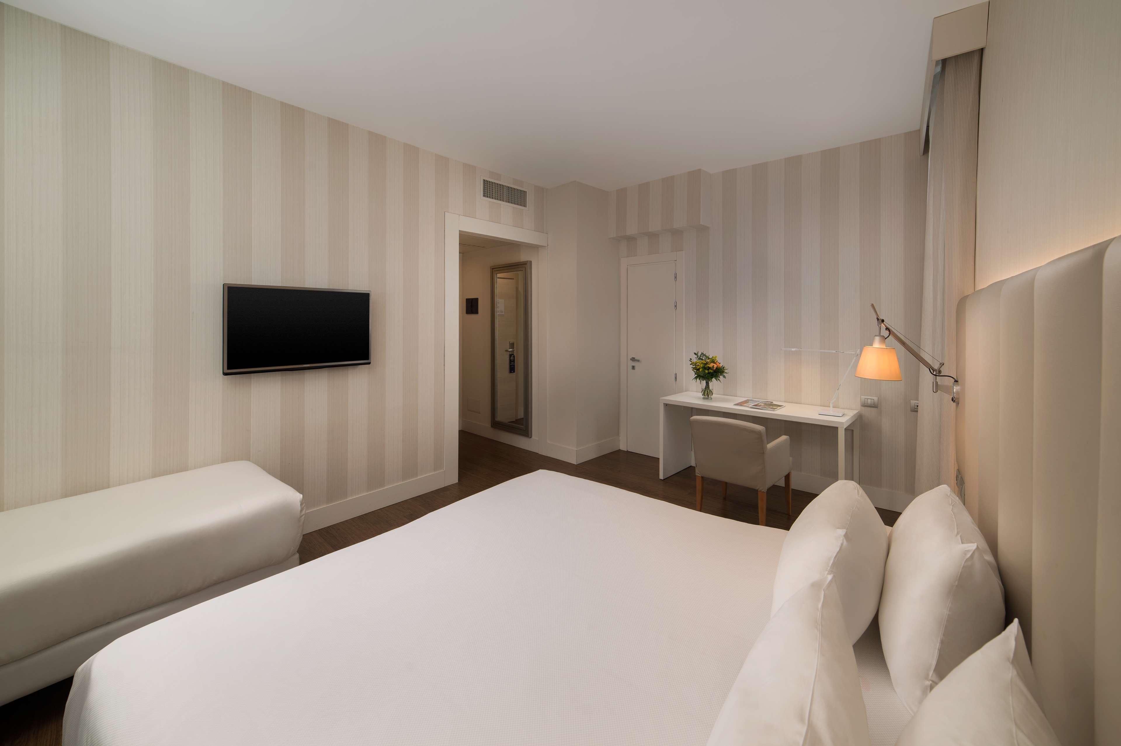 Family Room Capacity 5