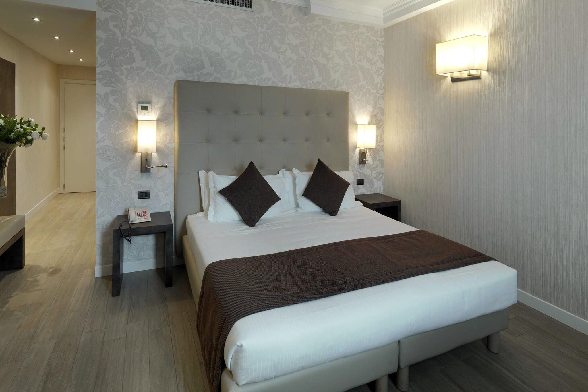 Double Single Deluxe Queen Bed