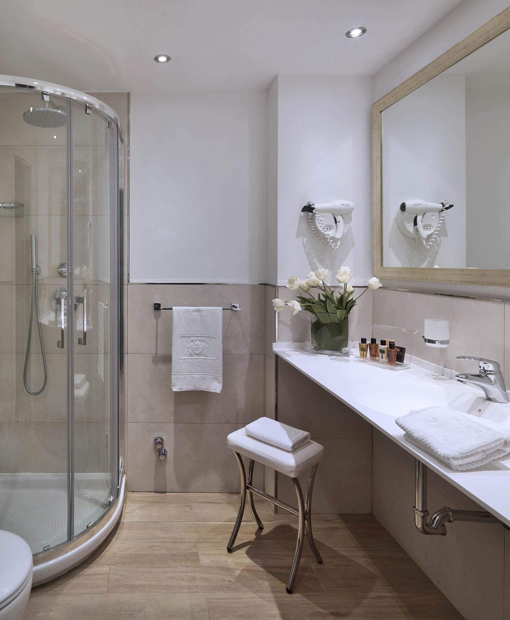 Double Deluxe Two Beds