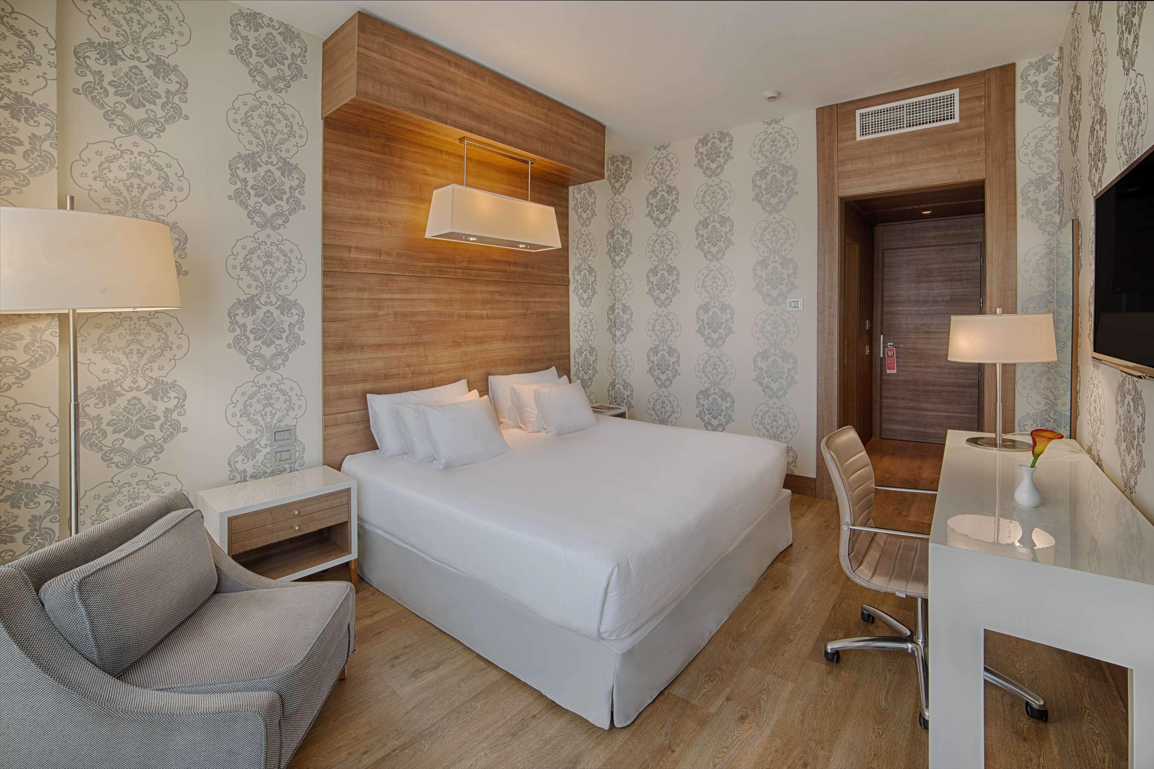 Family Room Capacity 3