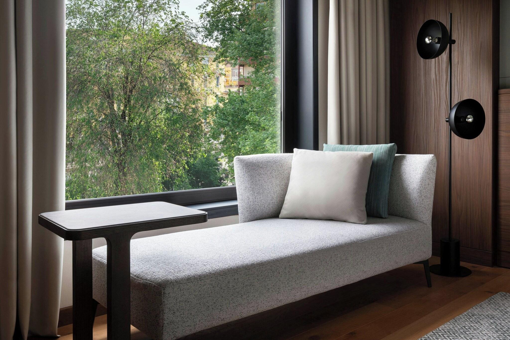 Double Deluxe King Bed