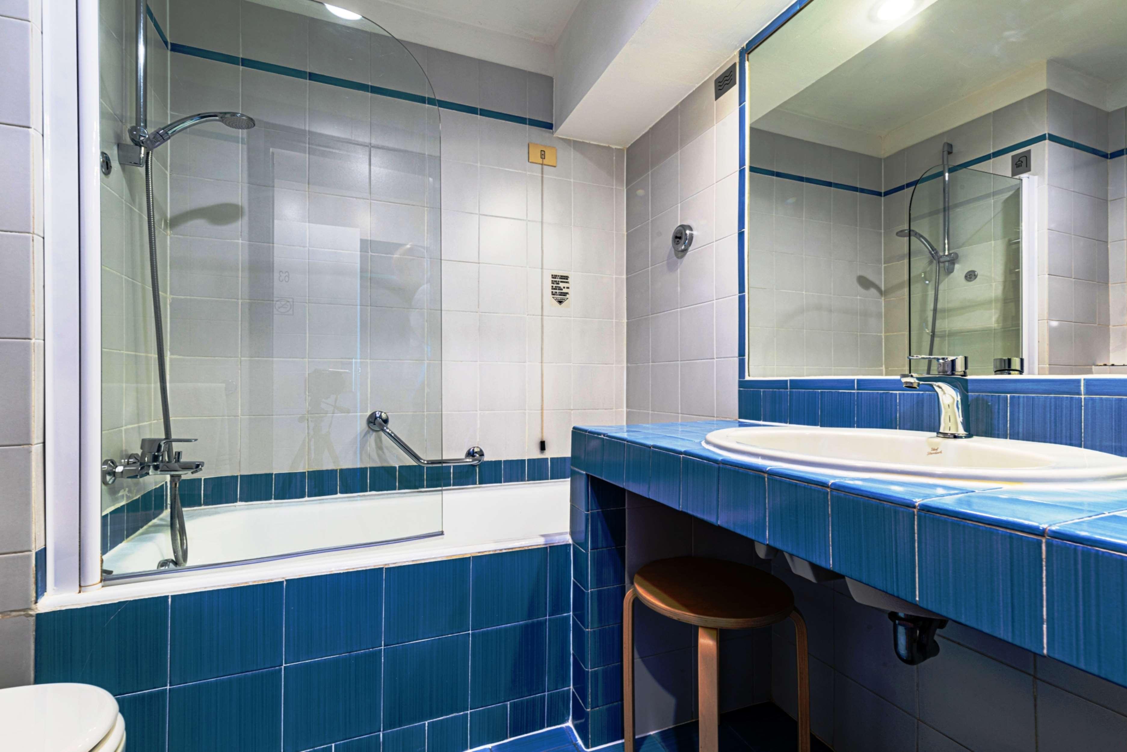 Double Queen Size Bed