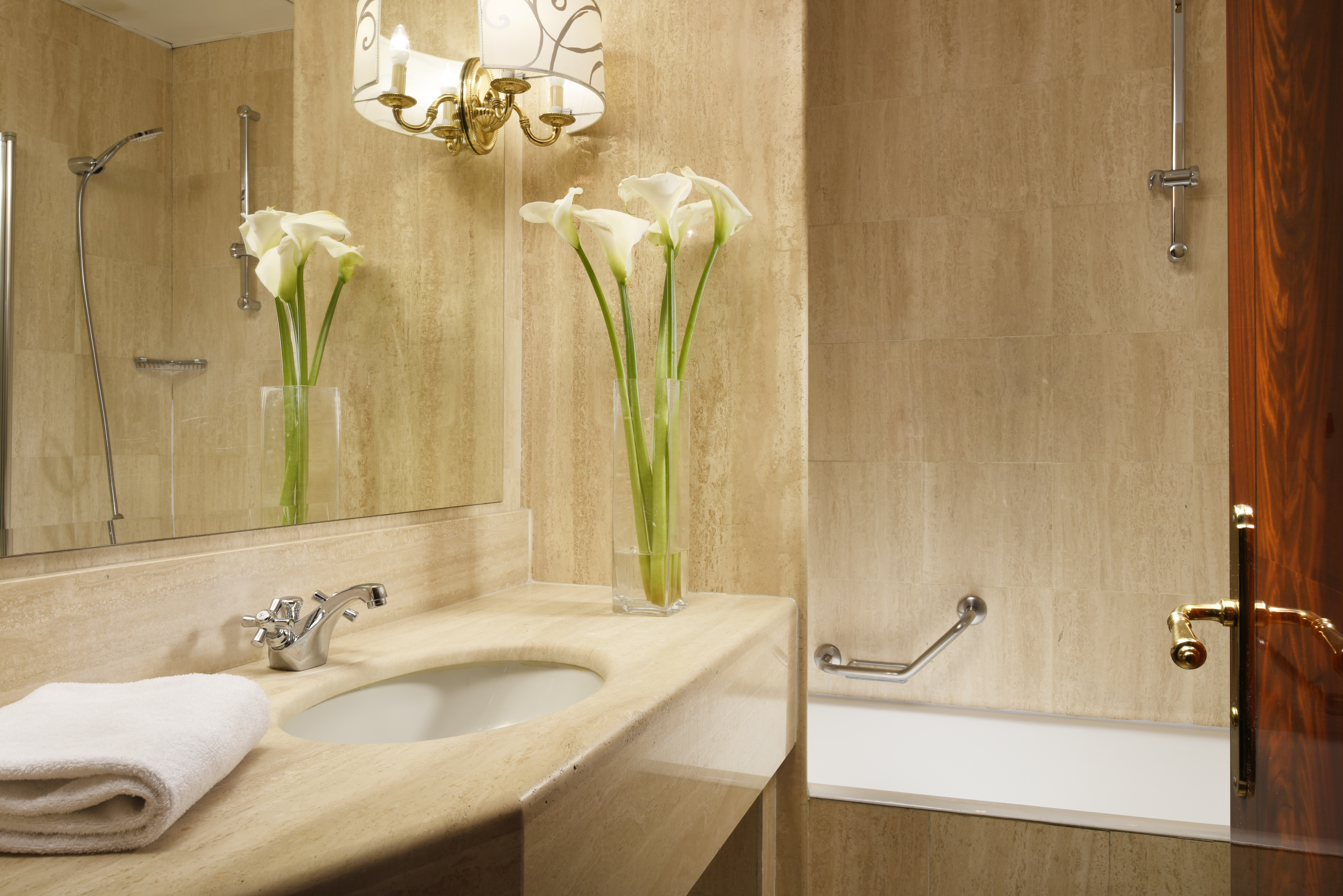 Double Single Executive