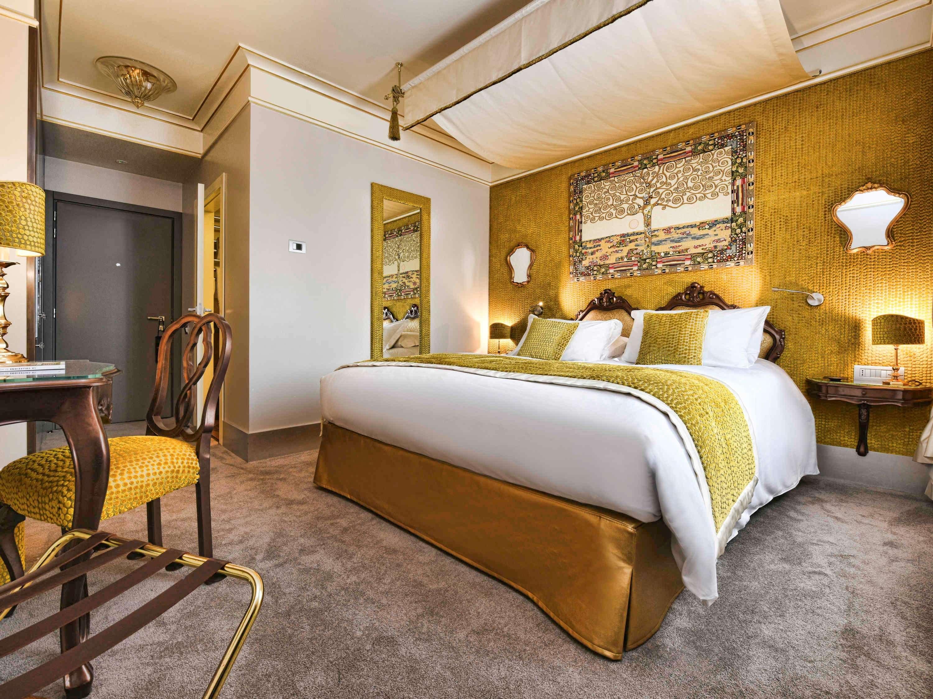 Double or Twin Deluxe Canal View